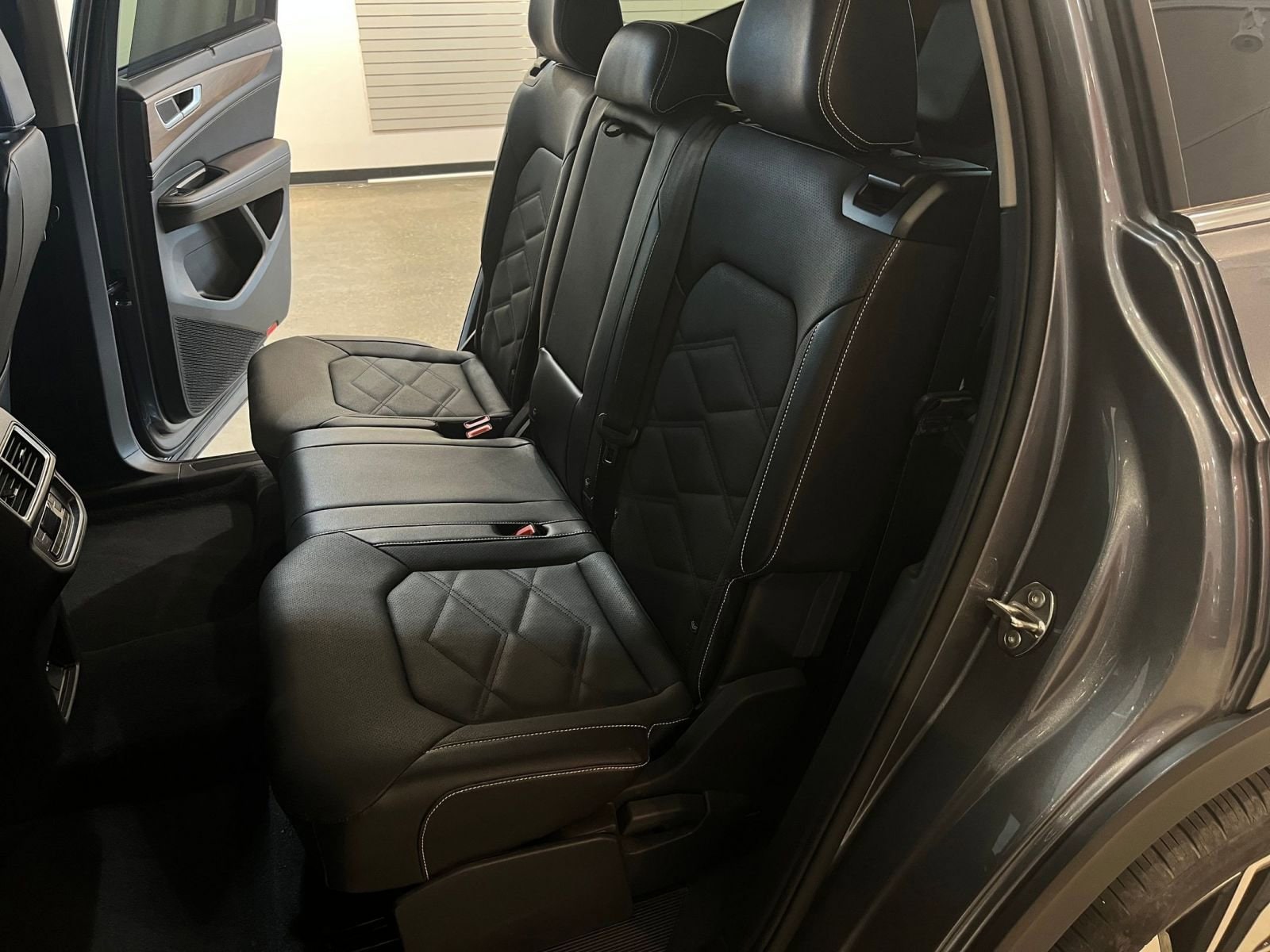 Thumbnail: 2025 Volkswagen Atlas - 27