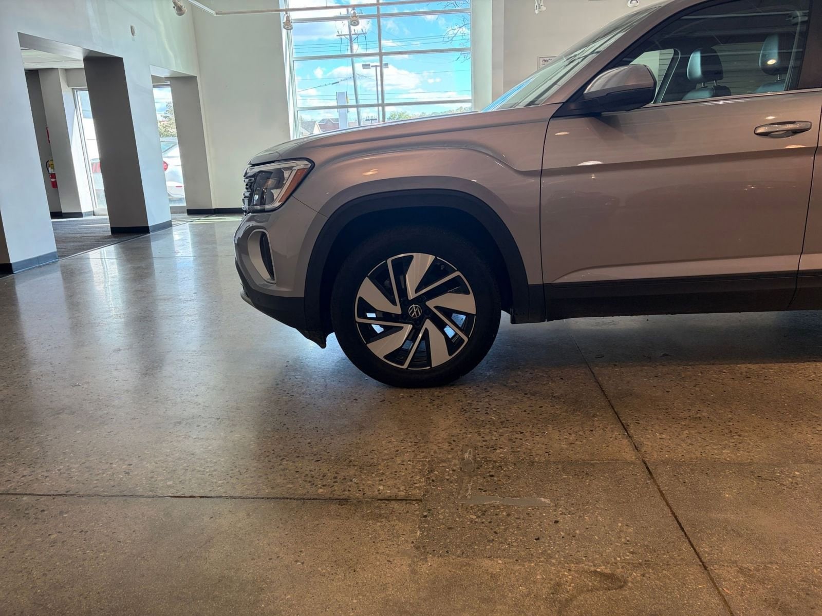 Thumbnail: 2025 Volkswagen Atlas - 30