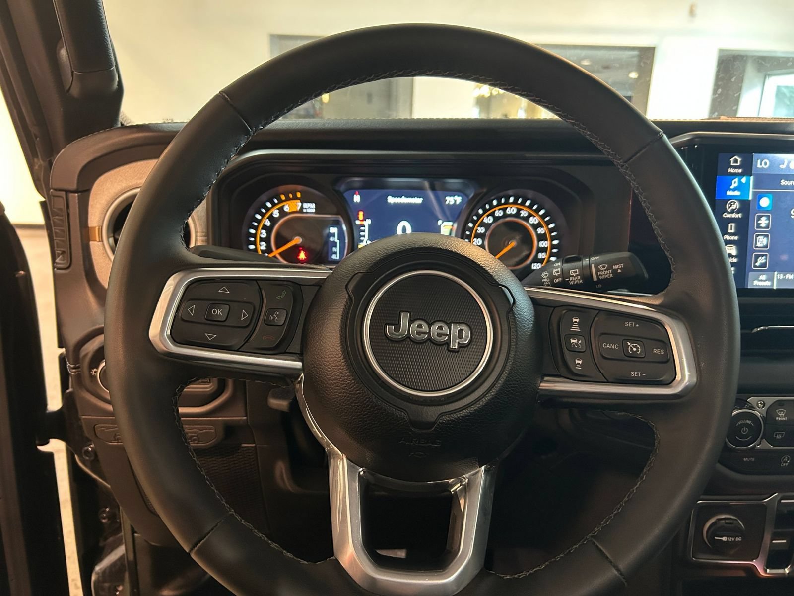 Thumbnail: 2025 Jeep Wrangler - 28