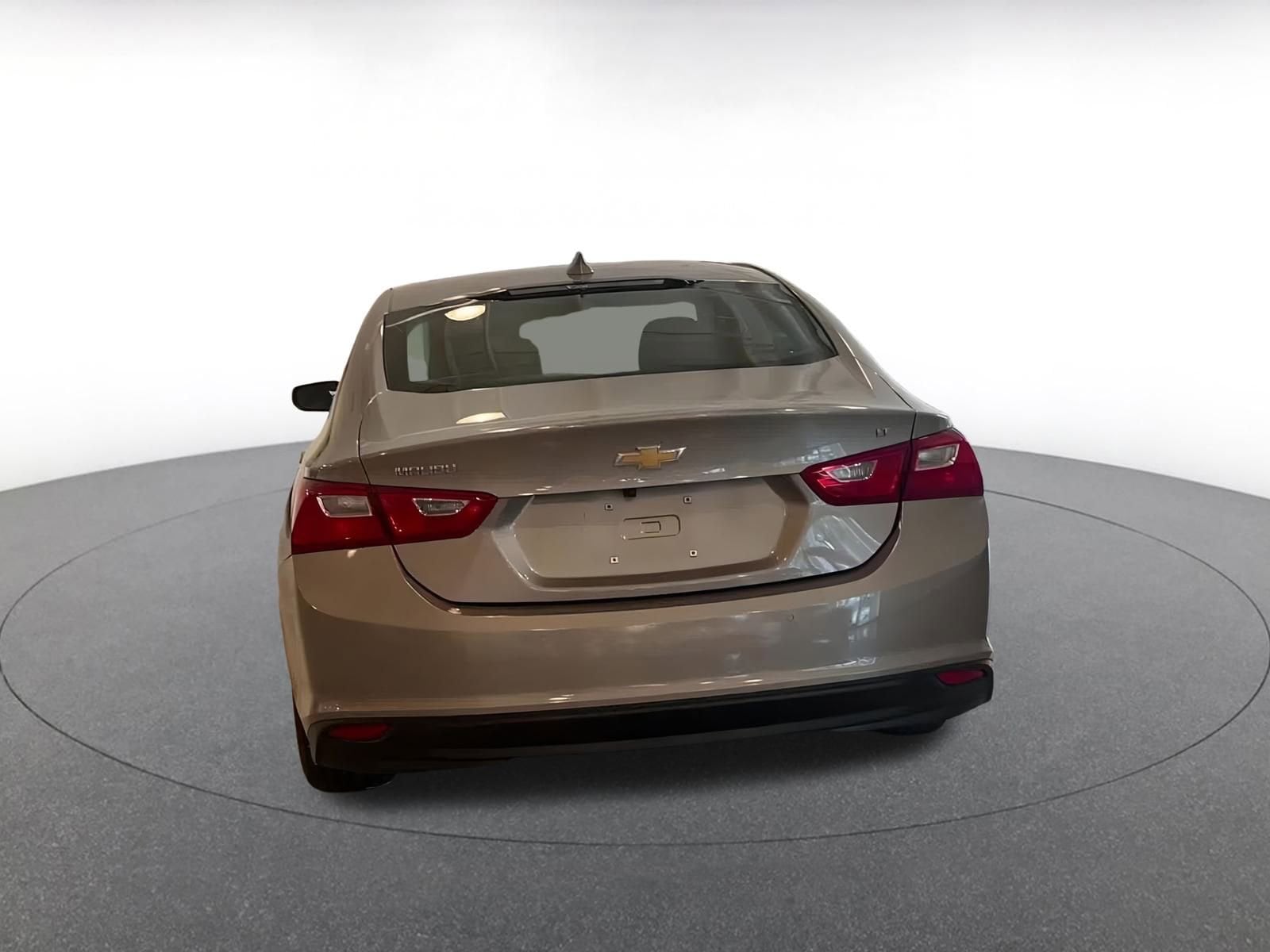 Thumbnail: 2024 Chevrolet Malibu - 12