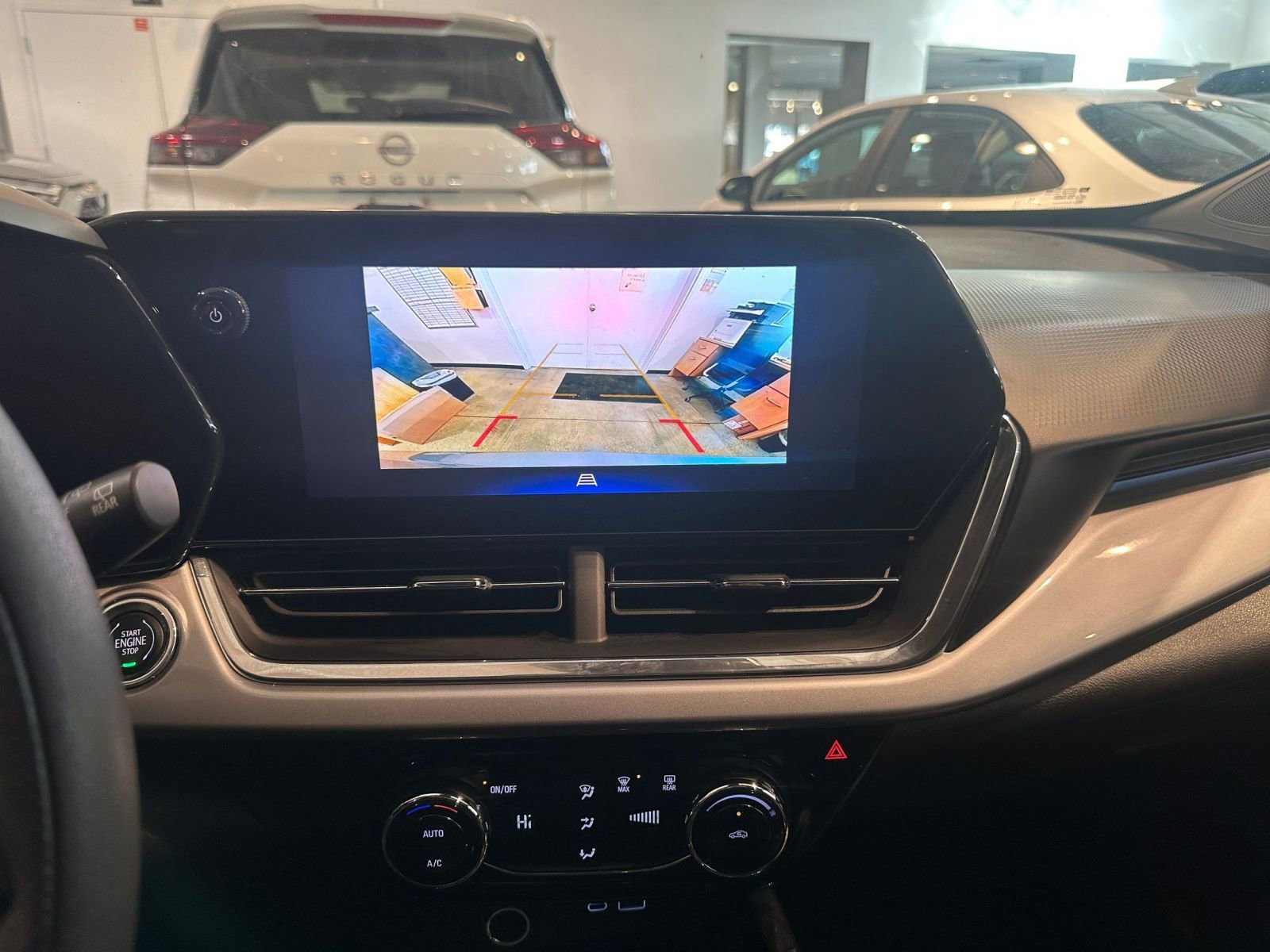 Thumbnail: 2025 Chevrolet Trax - 17