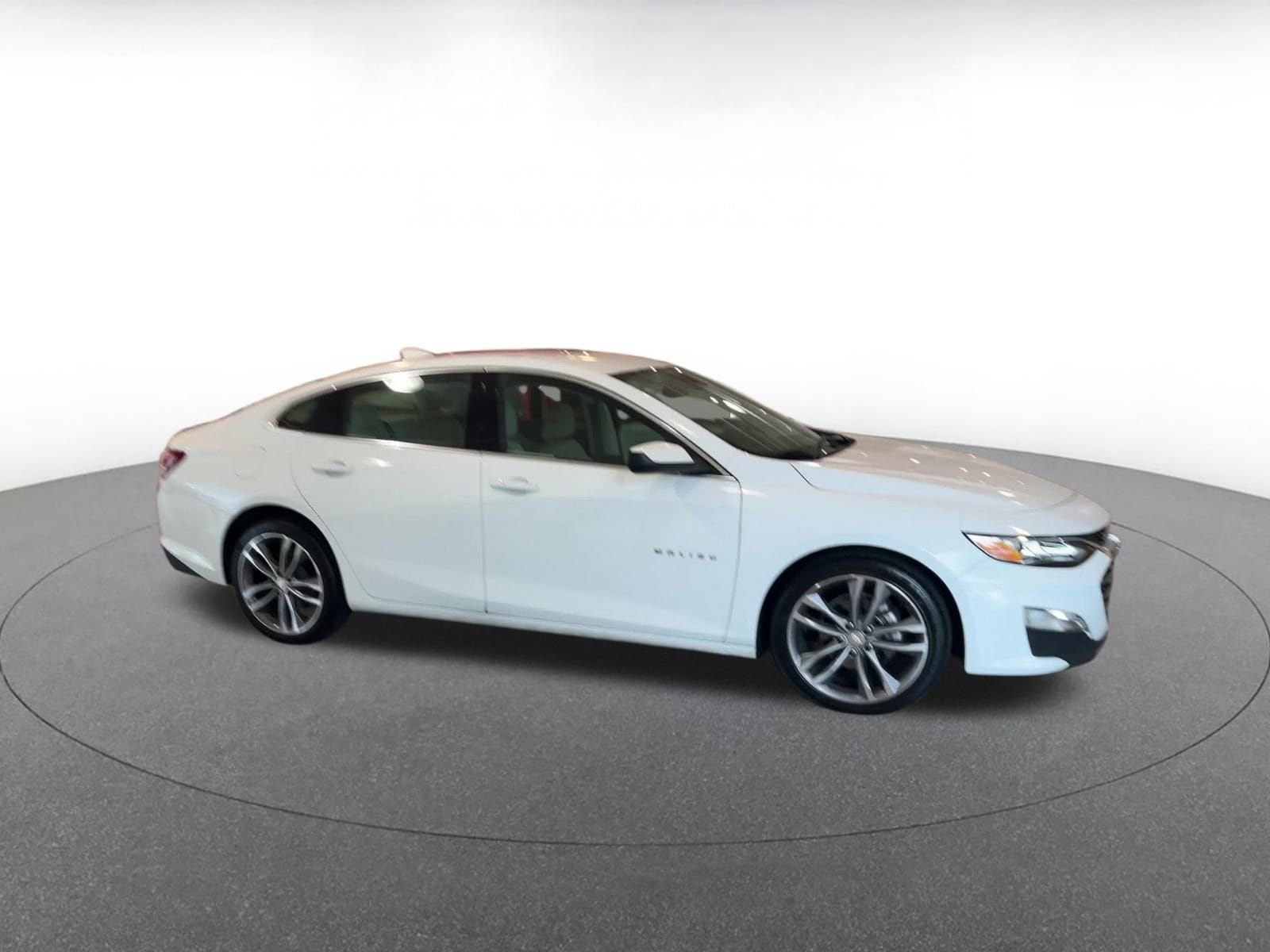 Thumbnail: 2024 Chevrolet Malibu - 2