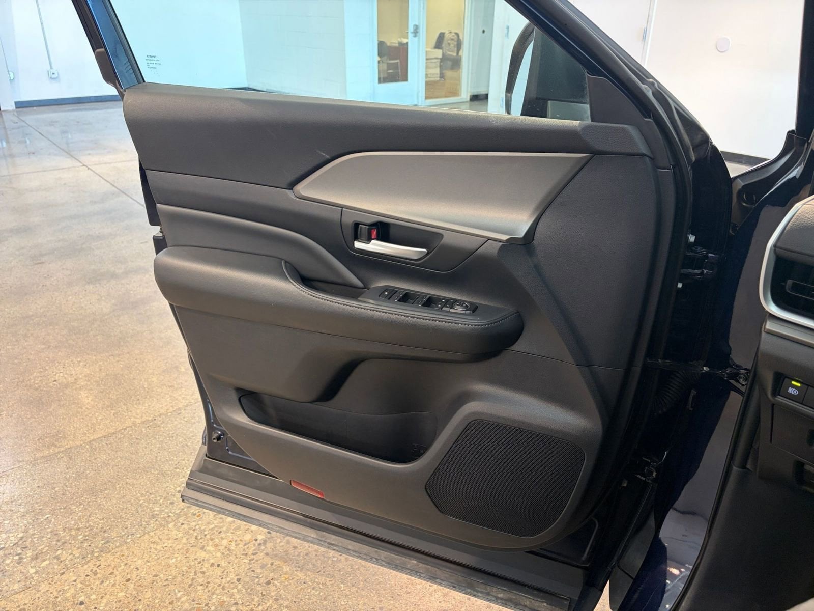 Thumbnail: 2025 Toyota Grand Highlander - 22