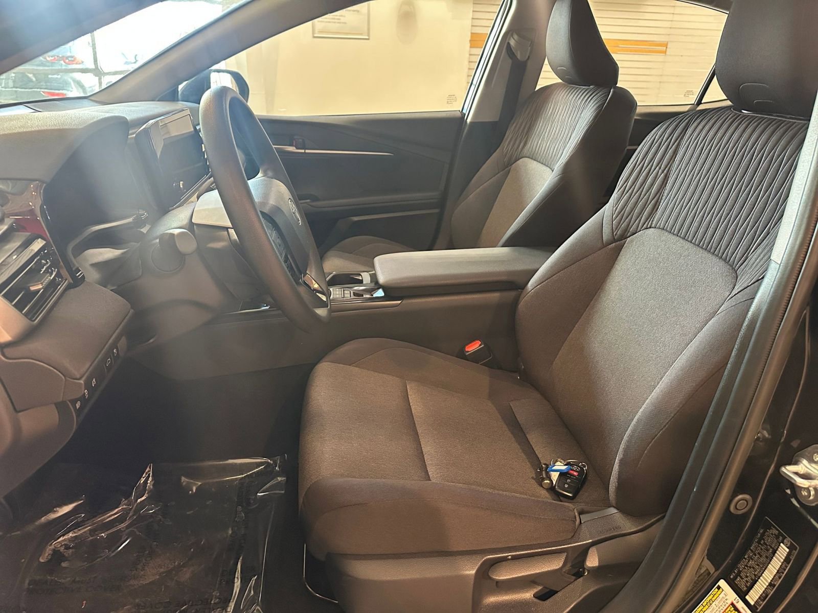 Thumbnail: 2025 Toyota Camry - 25