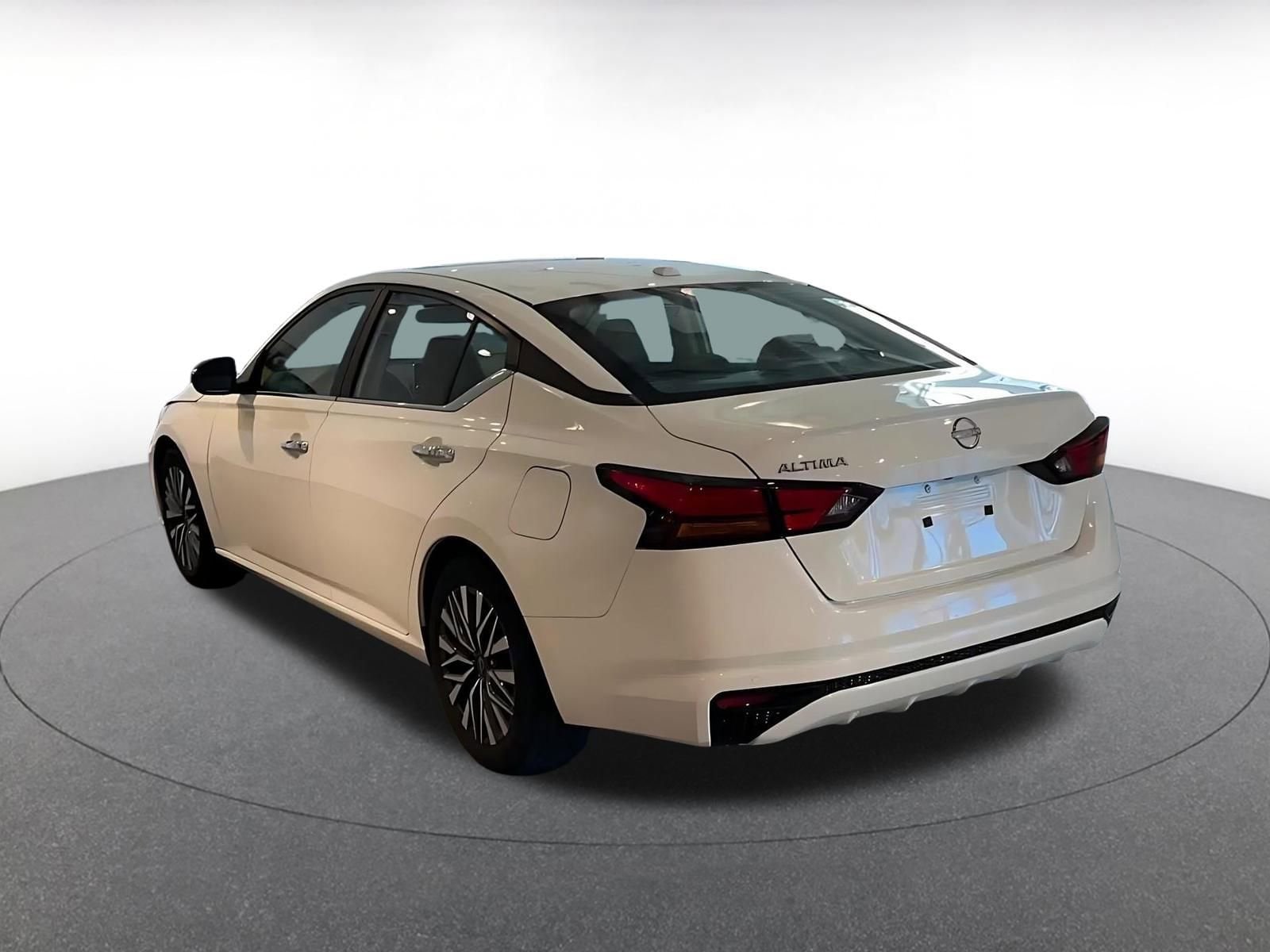 Thumbnail: 2025 Nissan Altima - 11