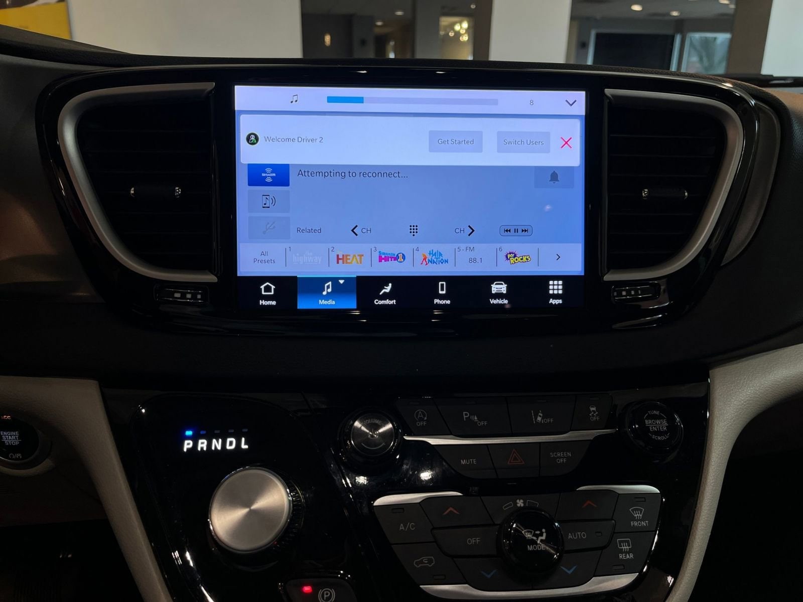 Thumbnail: 2024 Chrysler Pacifica - 20