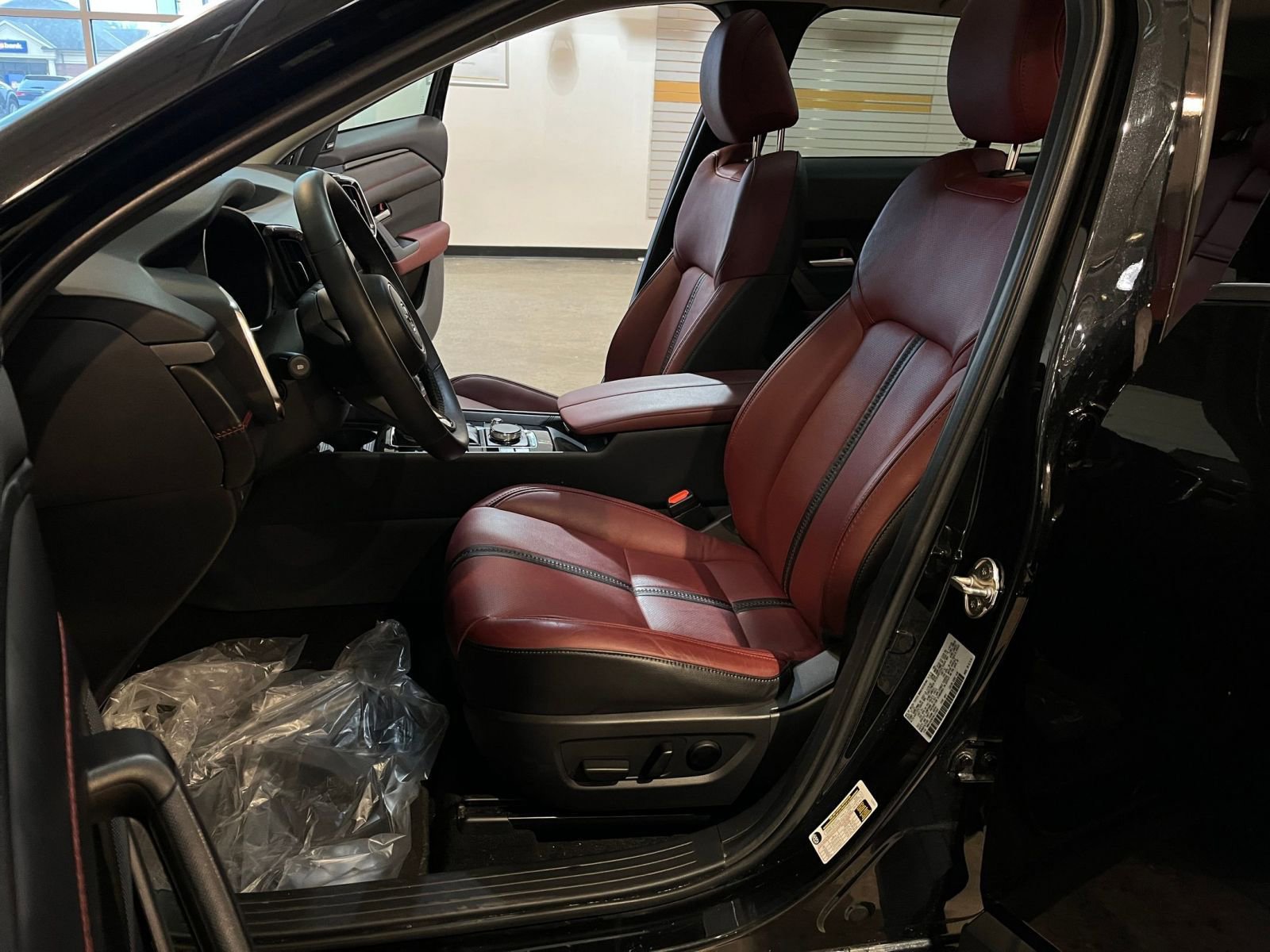 Thumbnail: 2025 Mazda CX-50 - 28