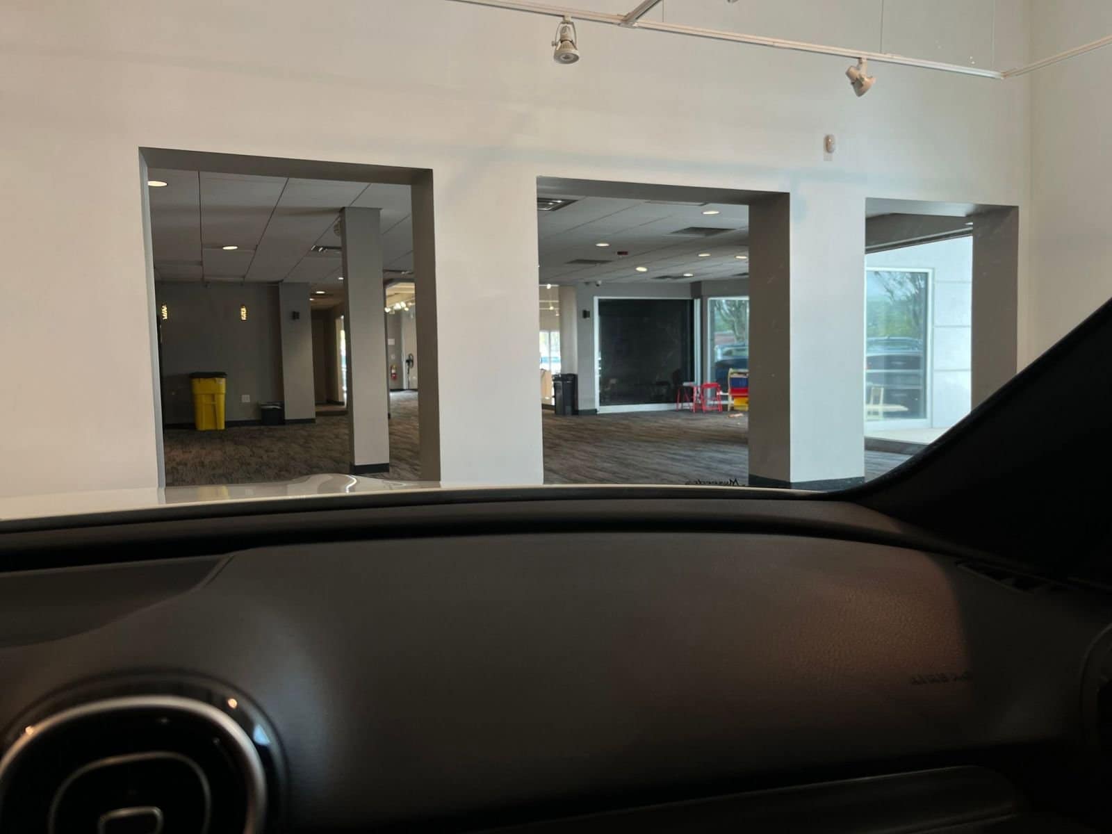 Thumbnail: 2024 Mercedes-Benz C-Class - 35