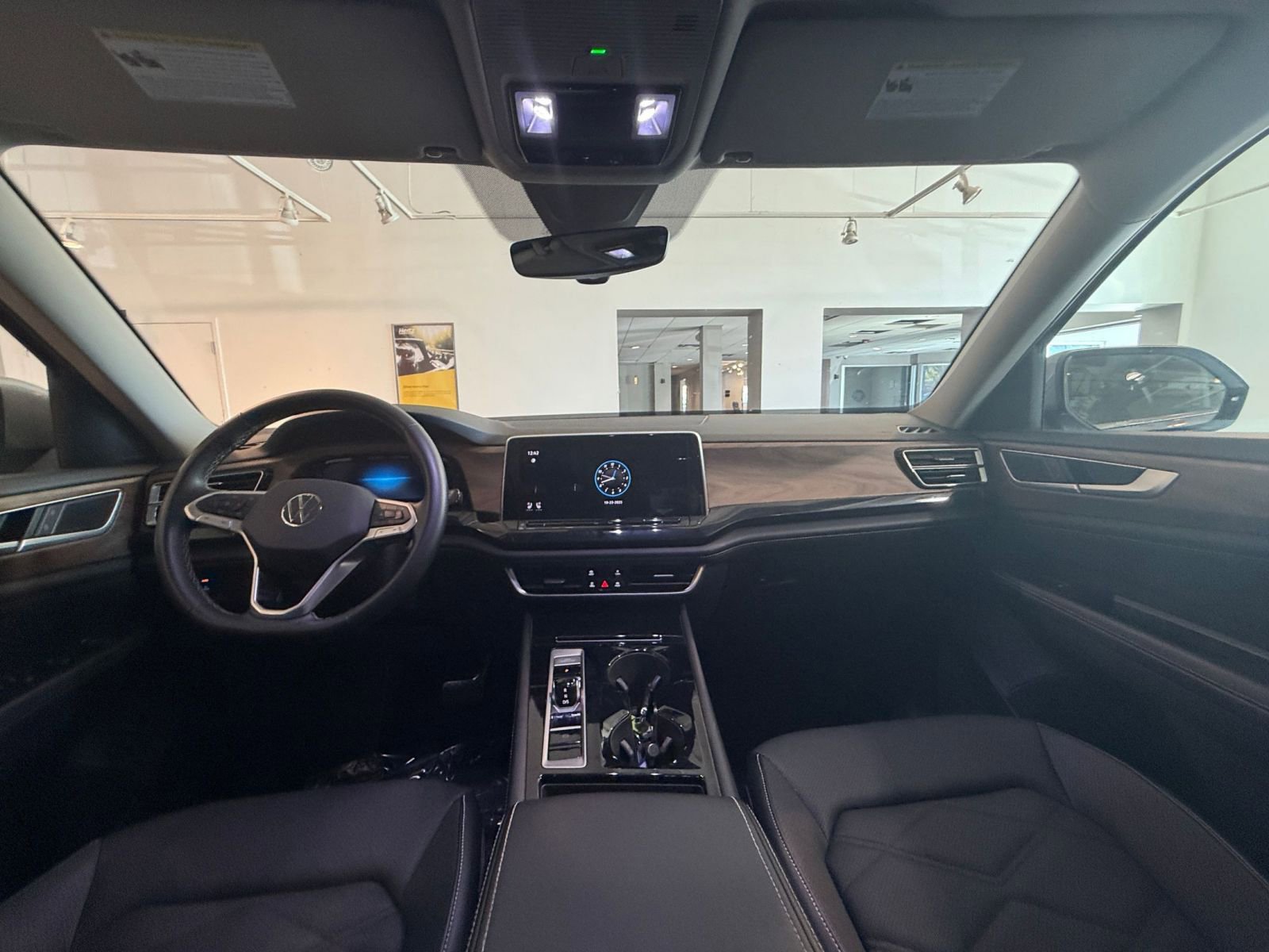 Thumbnail: 2025 Volkswagen Atlas - 33