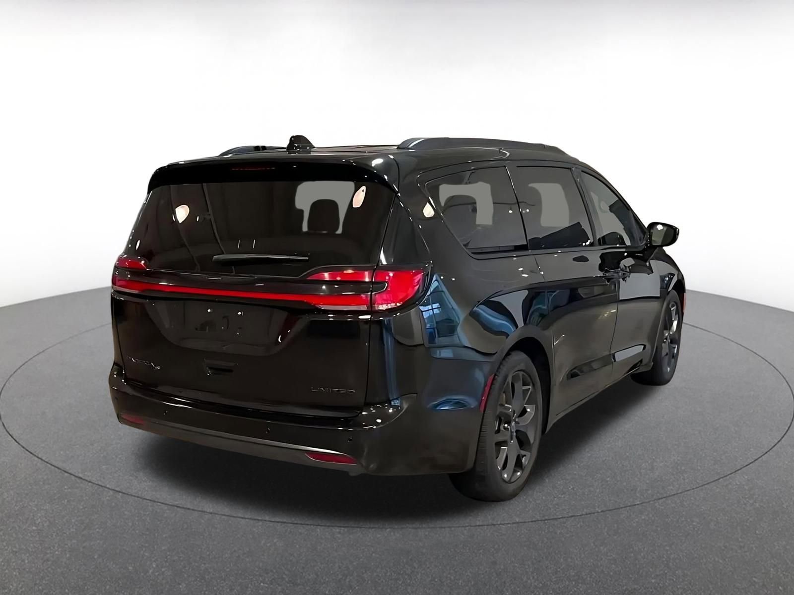 Thumbnail: 2025 Chrysler Pacifica - 14