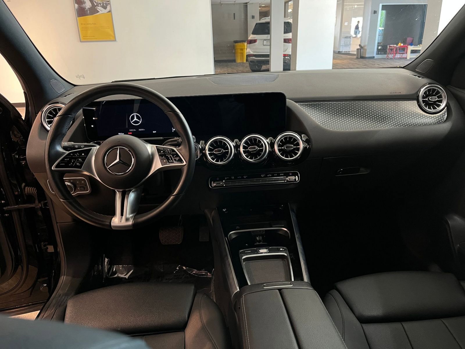 Thumbnail: 2025 Mercedes-Benz GLA - 34