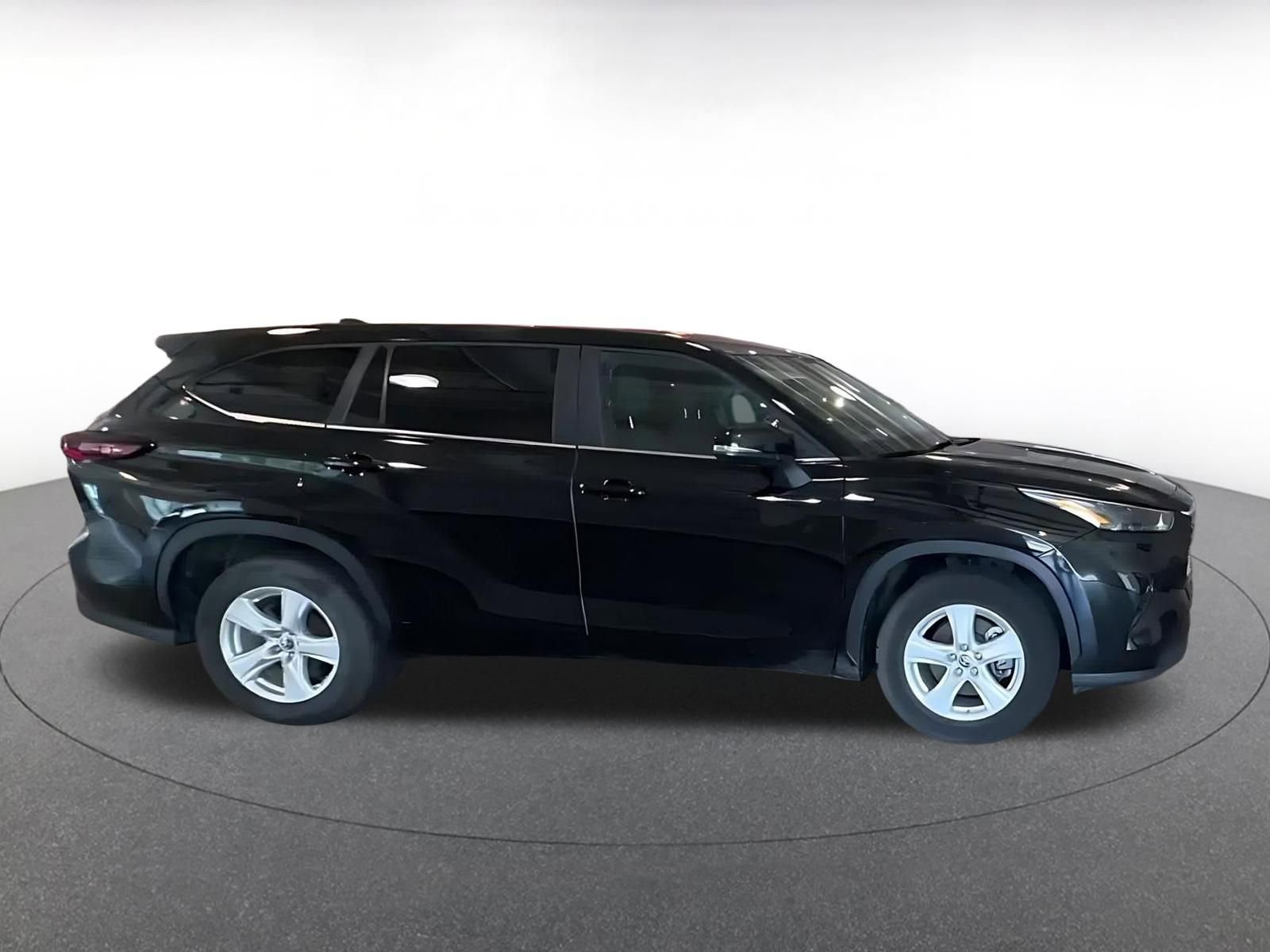 Thumbnail: 2025 Toyota Highlander - 15