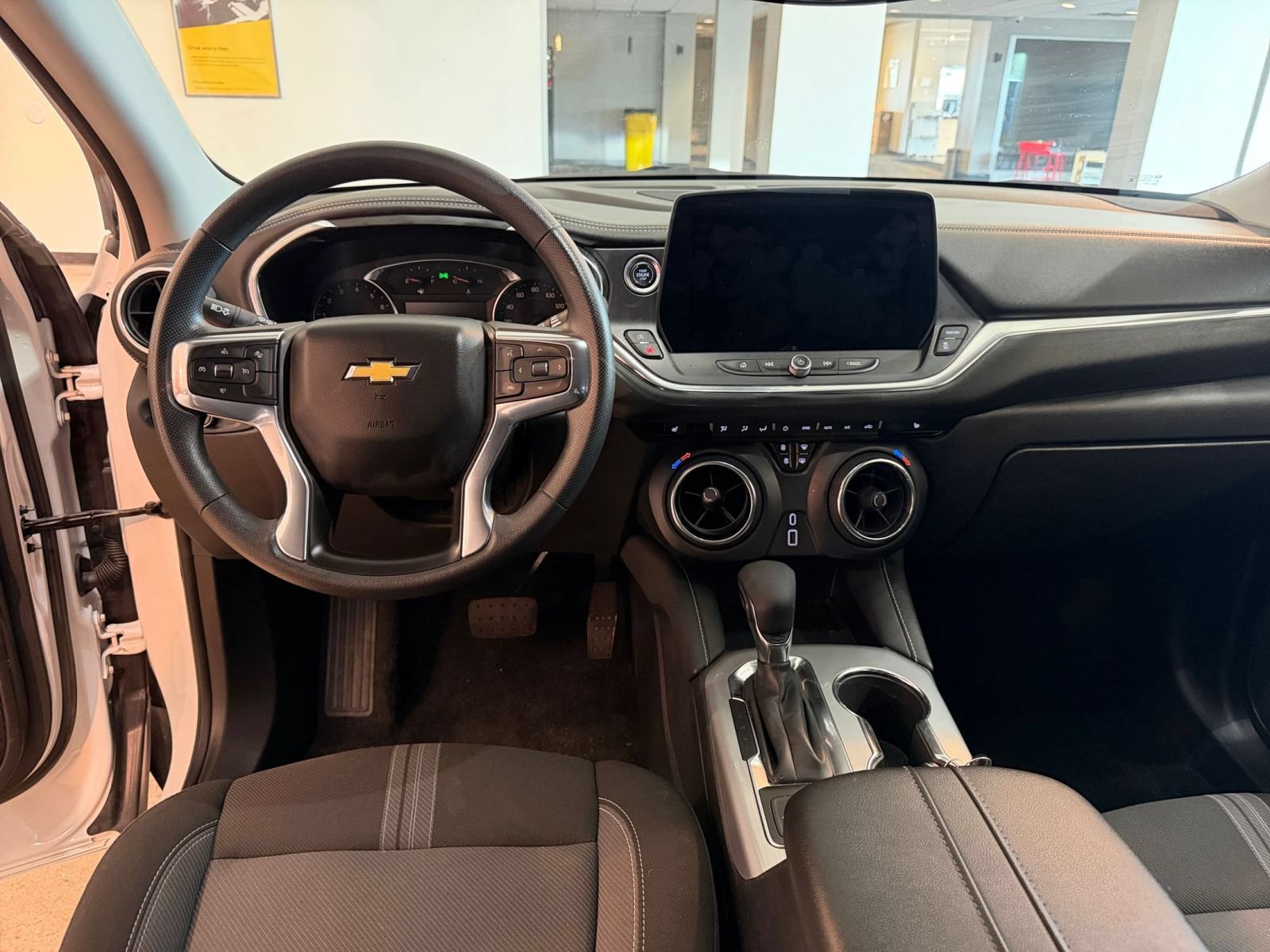 Thumbnail: 2025 Chevrolet Blazer - 33