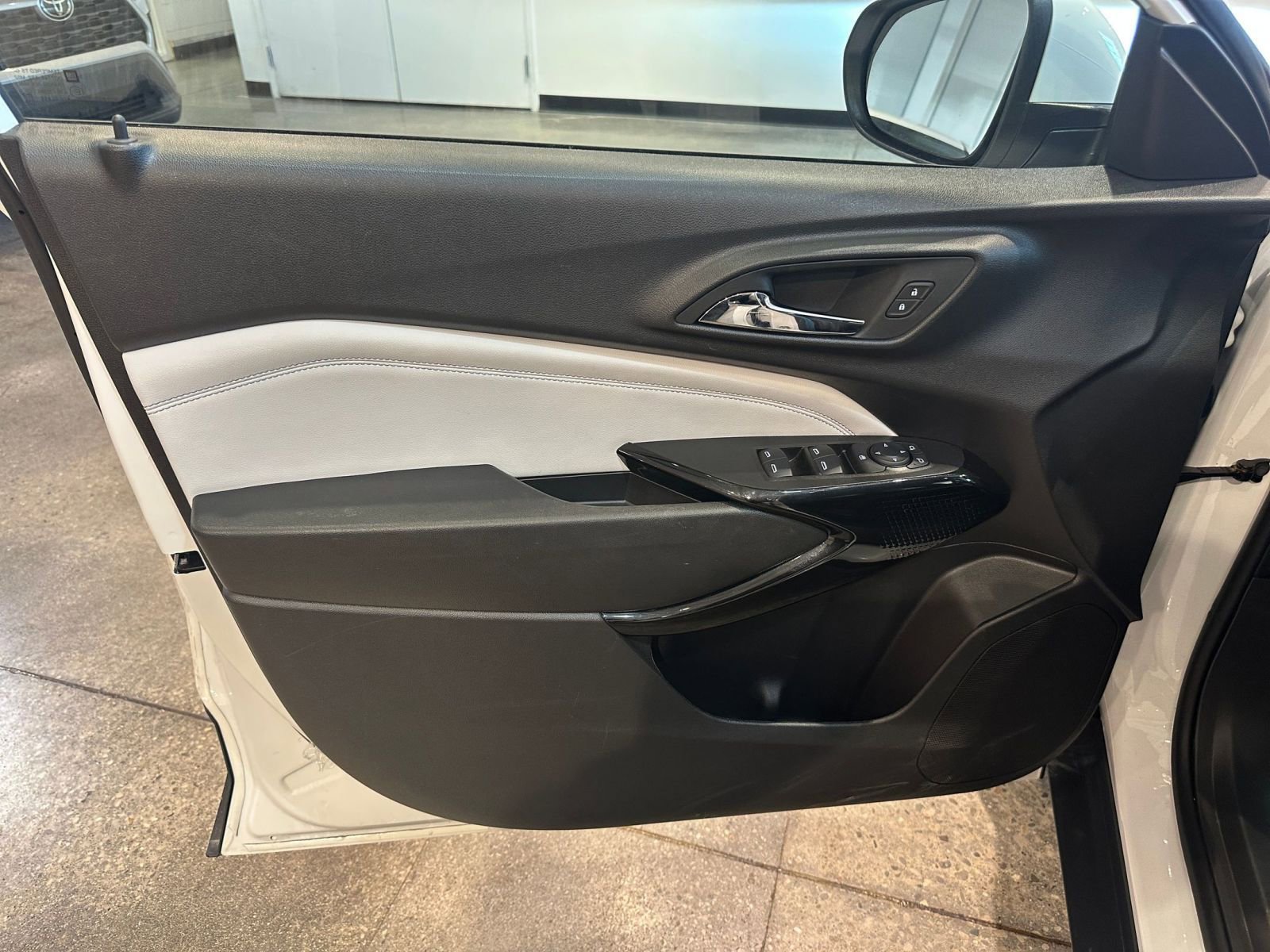 Thumbnail: 2025 Chevrolet Trax - 20