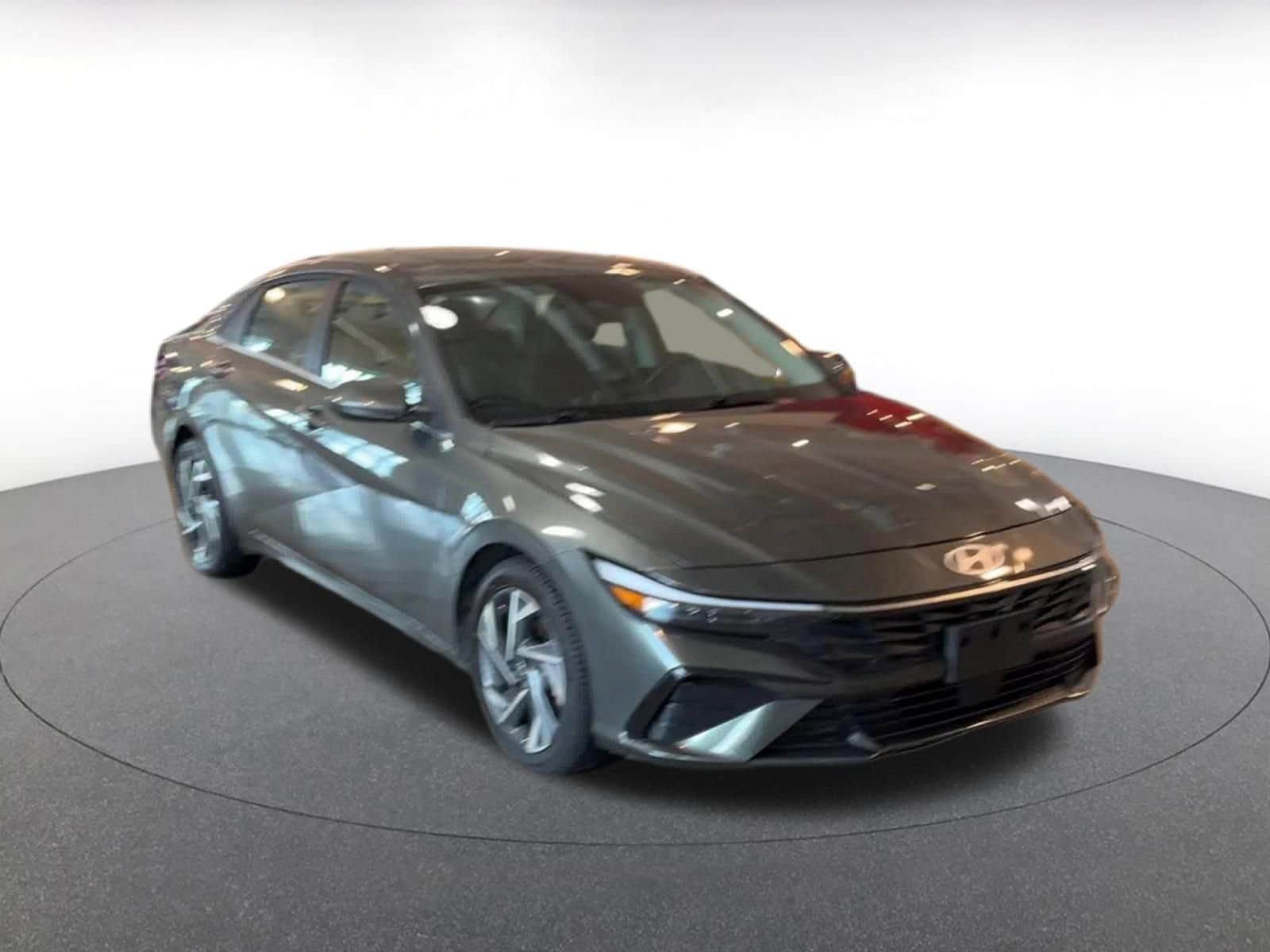 Thumbnail: 2025 Hyundai Elantra - 3