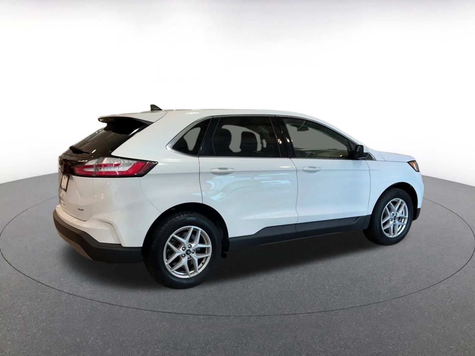 Thumbnail: 2024 Ford Edge - 15