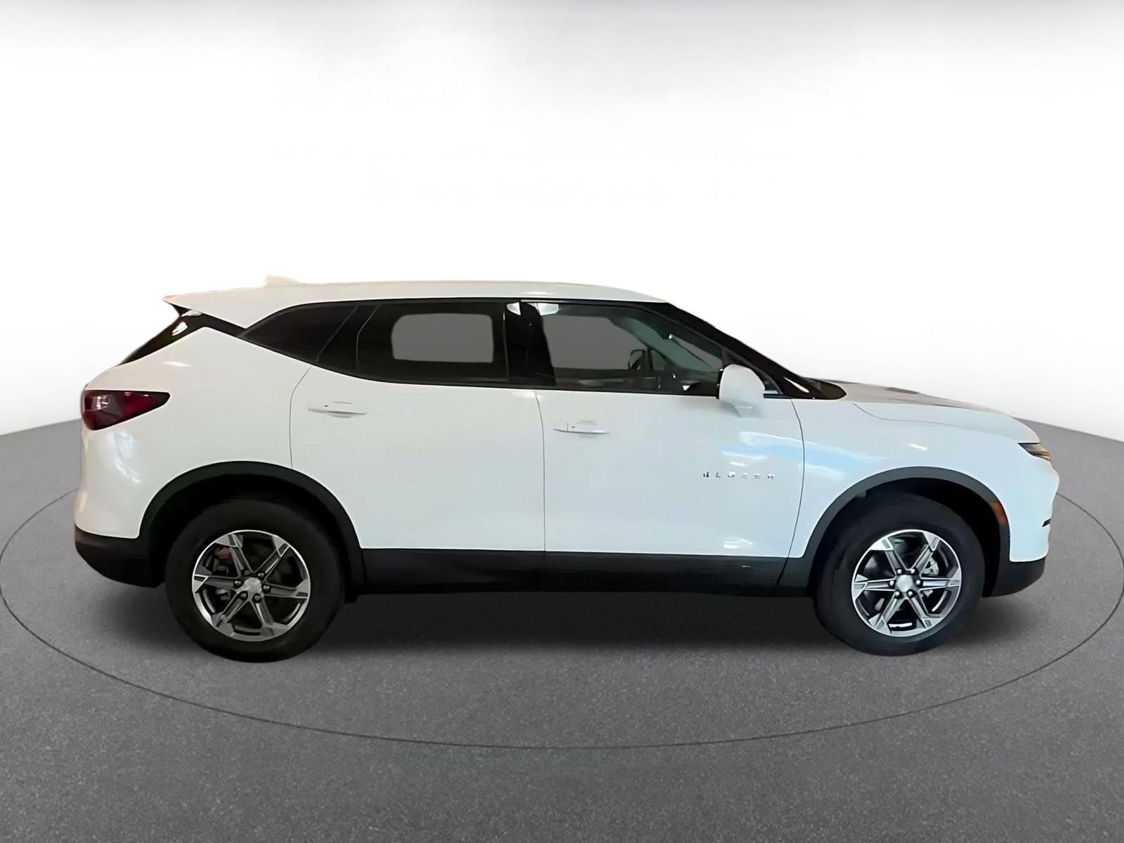 Thumbnail: 2026 Chevrolet Blazer - 15