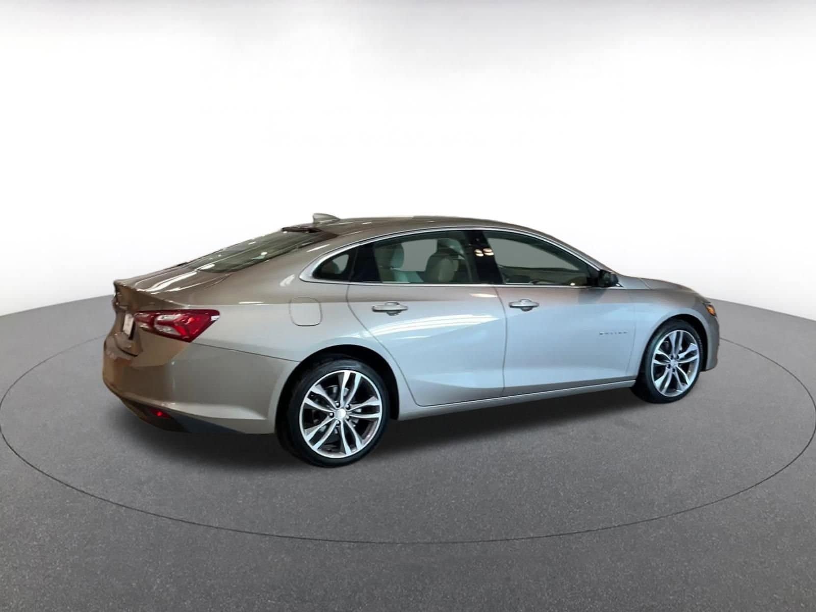 Thumbnail: 2024 Chevrolet Malibu - 15