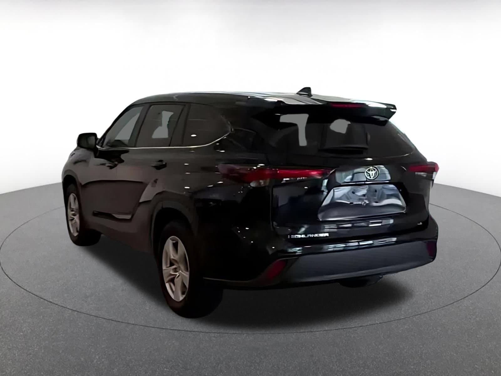 Thumbnail: 2025 Toyota Highlander - 10