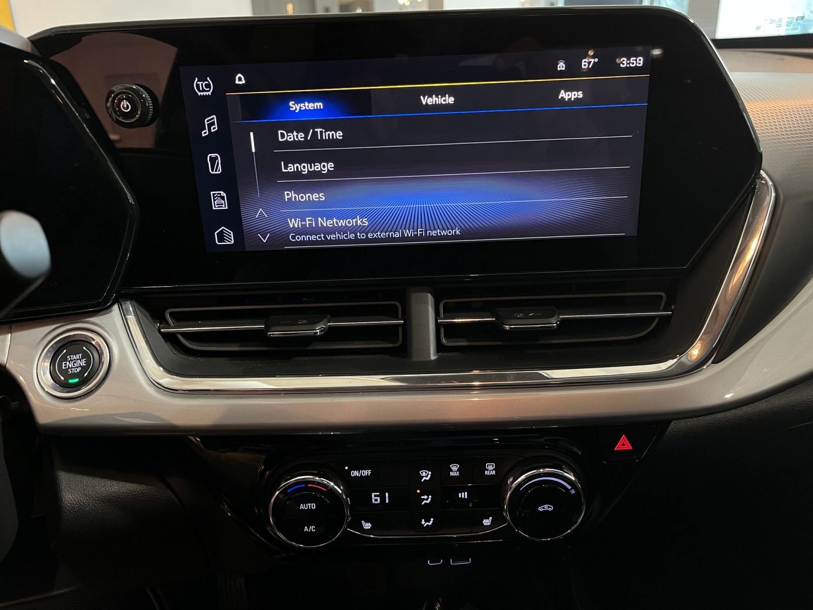 Thumbnail: 2025 Chevrolet Trax - 17