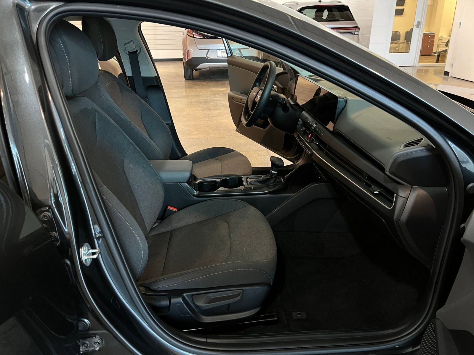 Thumbnail: 2025 Kia K4 - 35