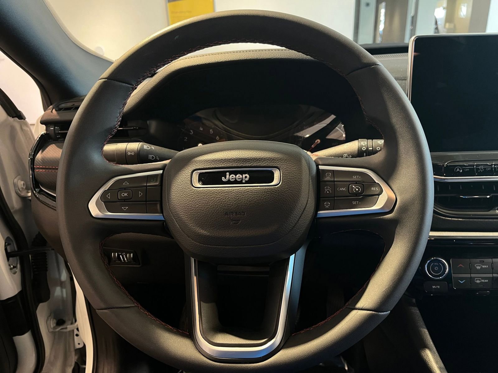 Thumbnail: 2025 Jeep Compass - 22