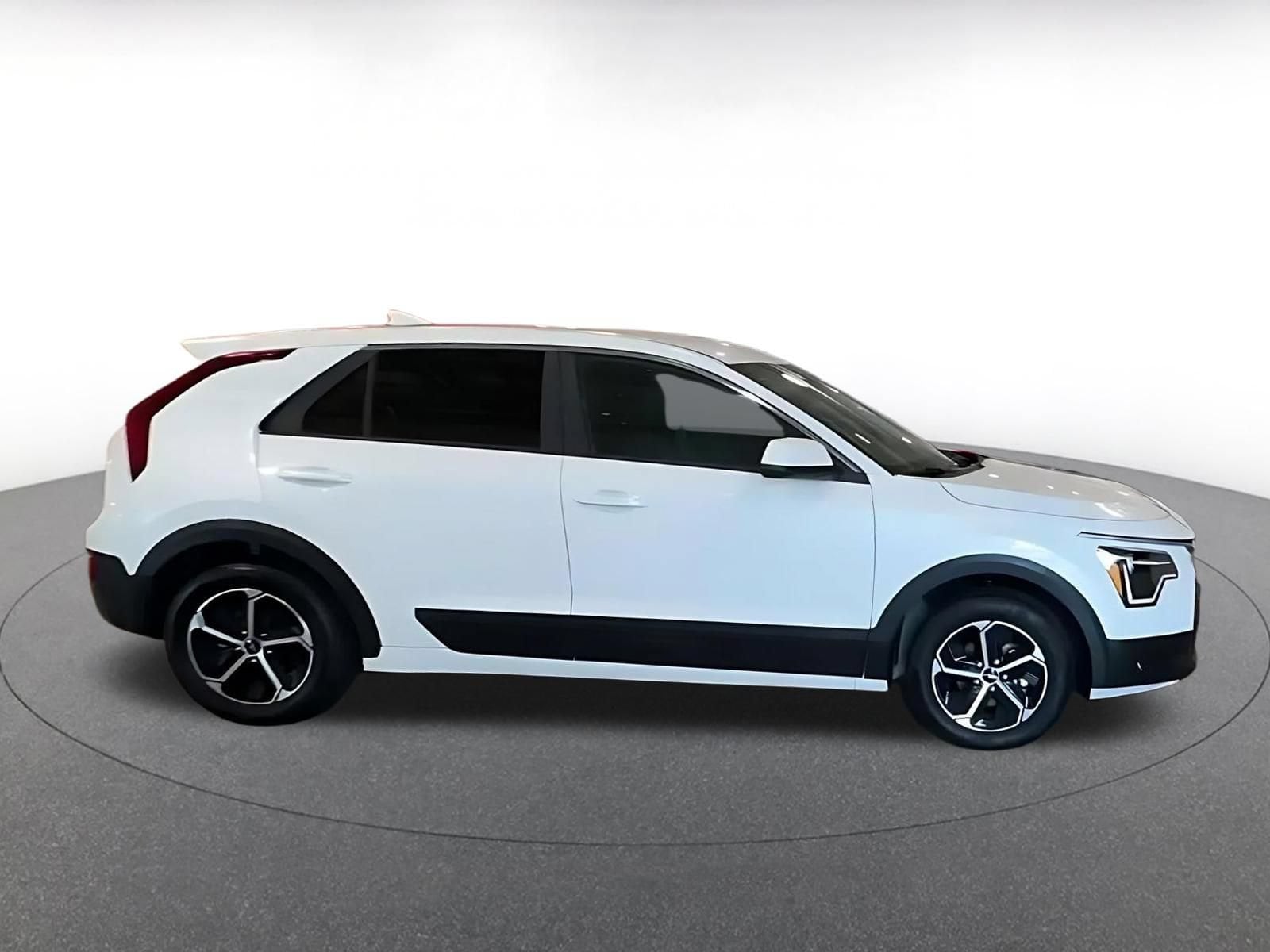 Thumbnail: 2026 Kia Niro - 12