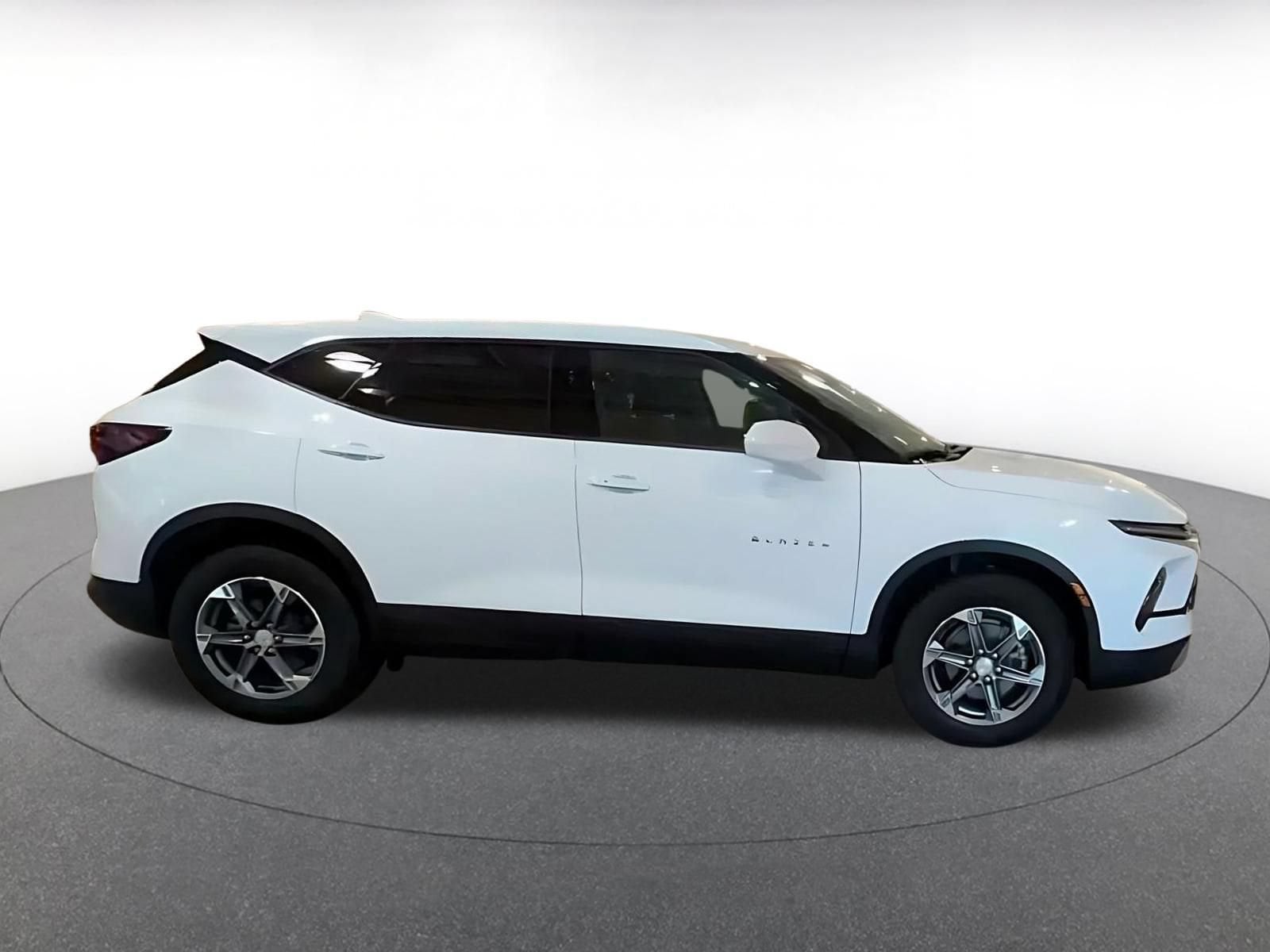 Thumbnail: 2025 Chevrolet Blazer - 15
