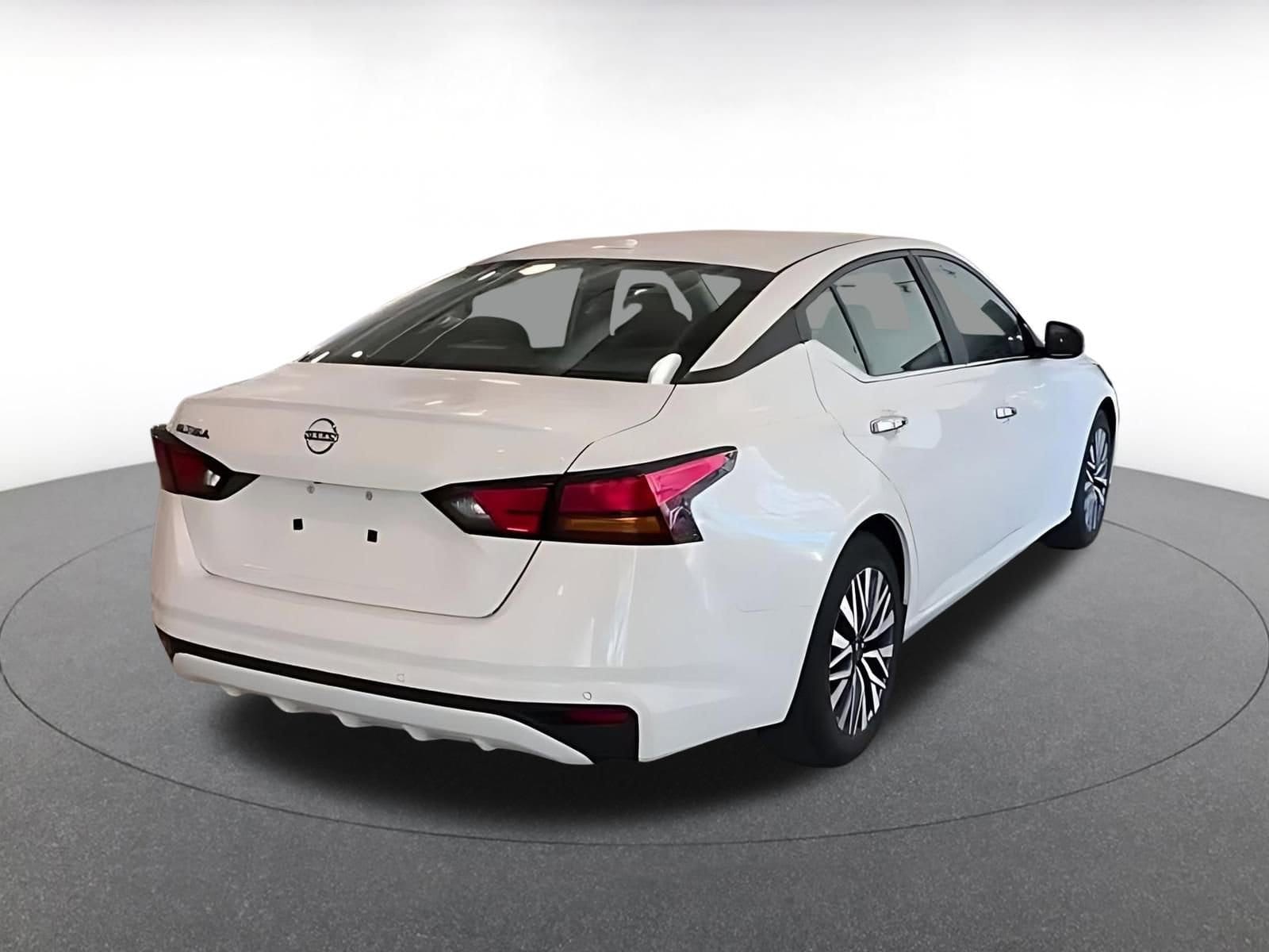 Thumbnail: 2025 Nissan Altima - 7