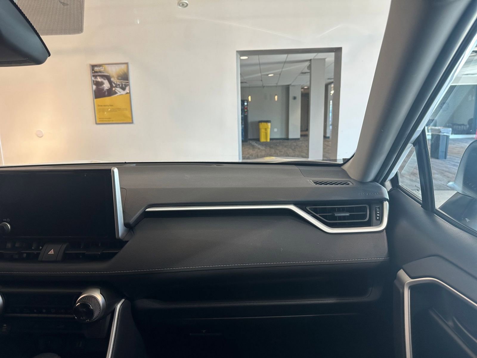 Thumbnail: 2025 Toyota RAV4 - 34