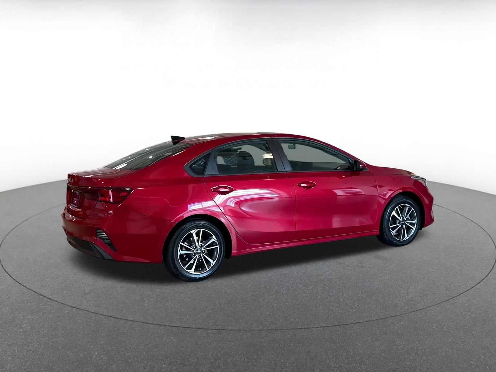 Thumbnail: 2023 Kia Forte - 15