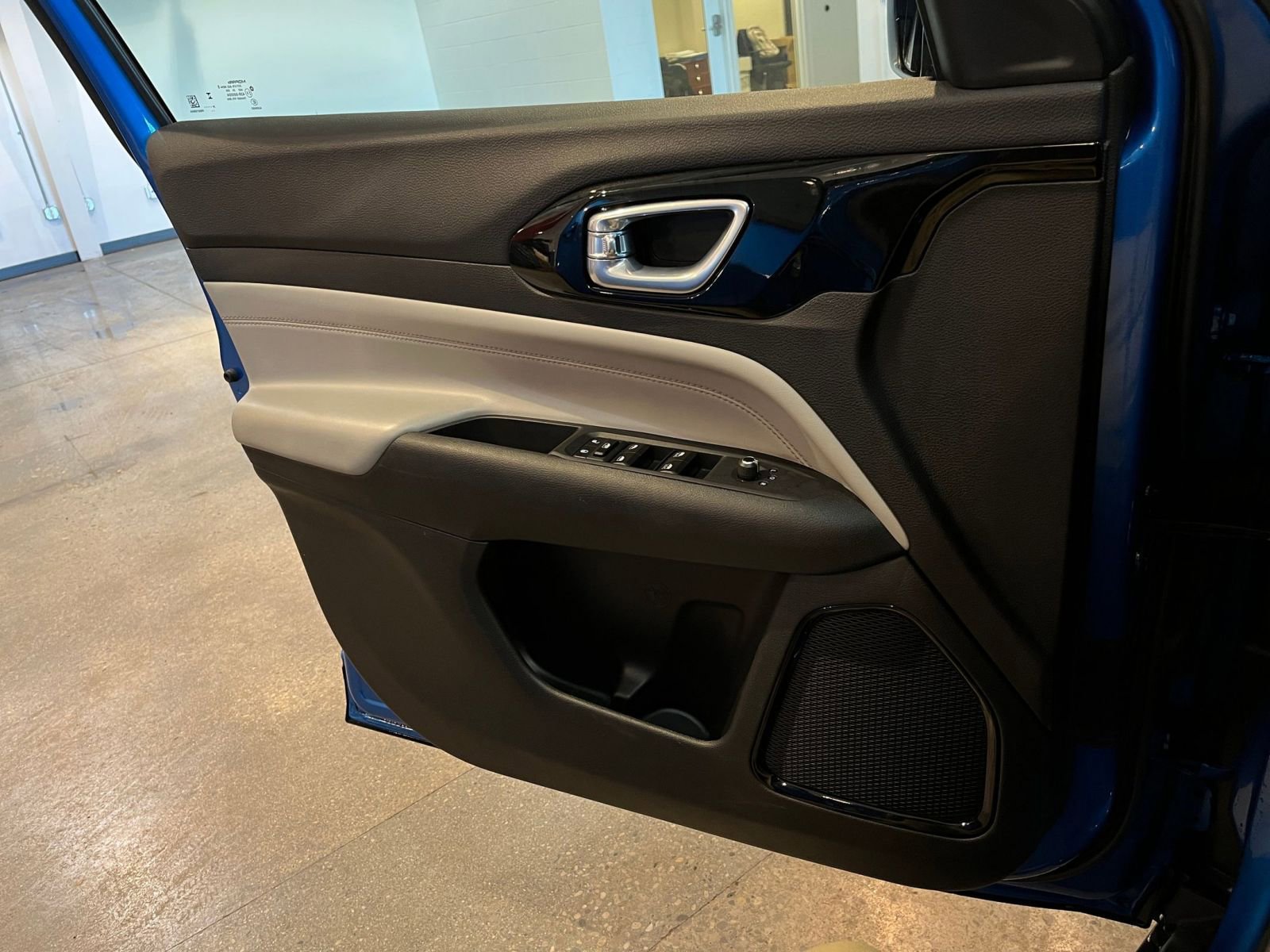 Thumbnail: 2025 Jeep Compass - 18