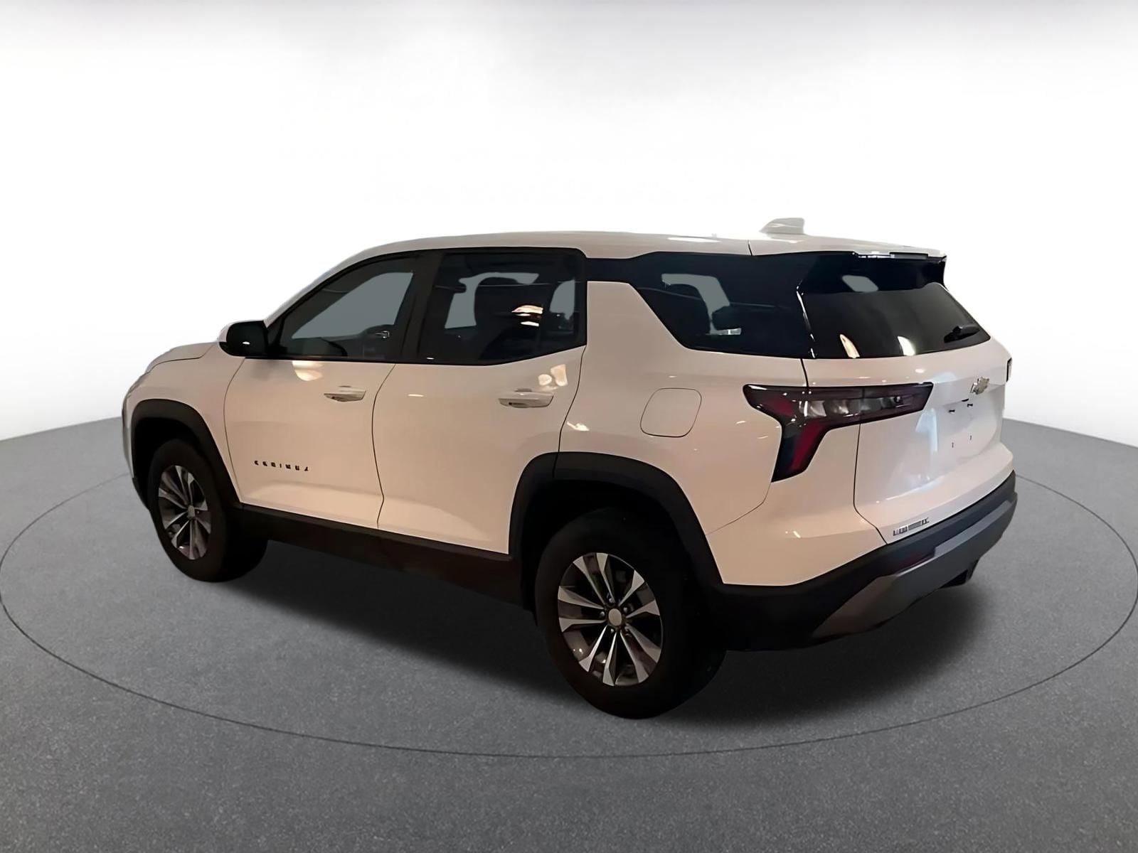 Thumbnail: 2025 Chevrolet Equinox - 10