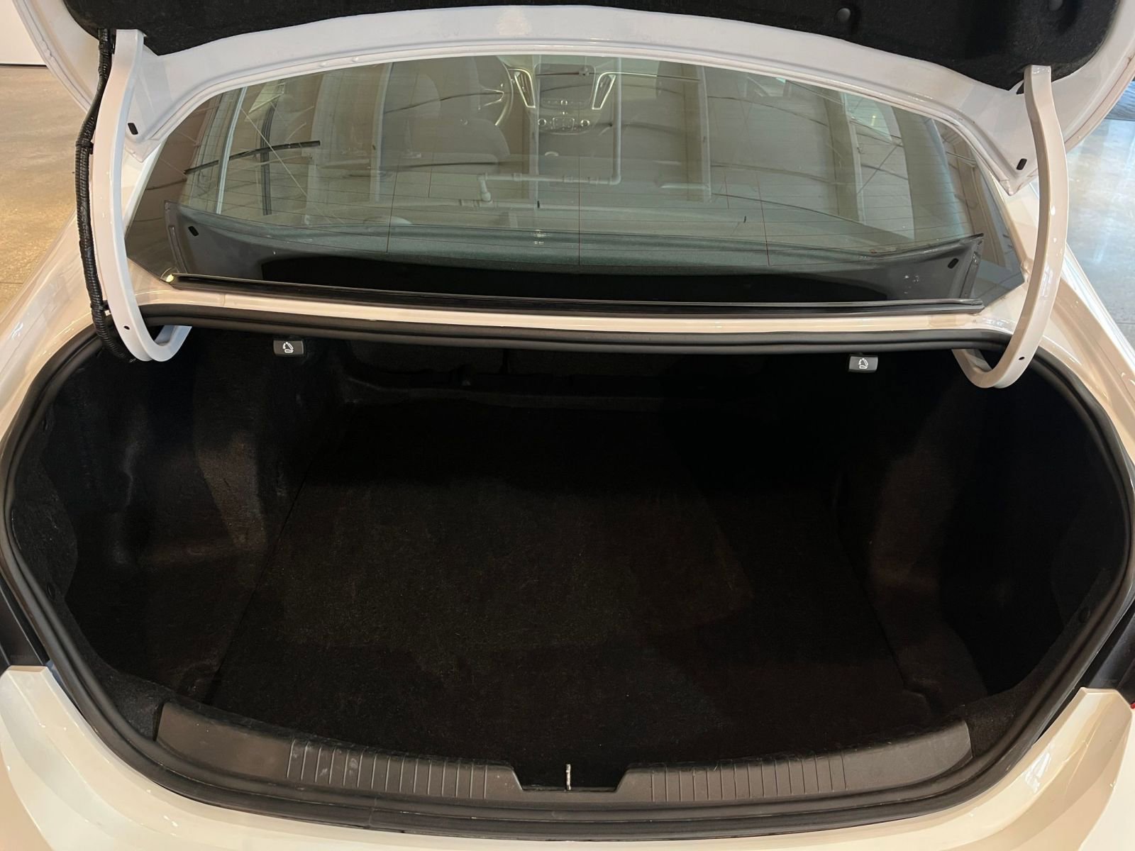 Thumbnail: 2023 Chevrolet Malibu - 31