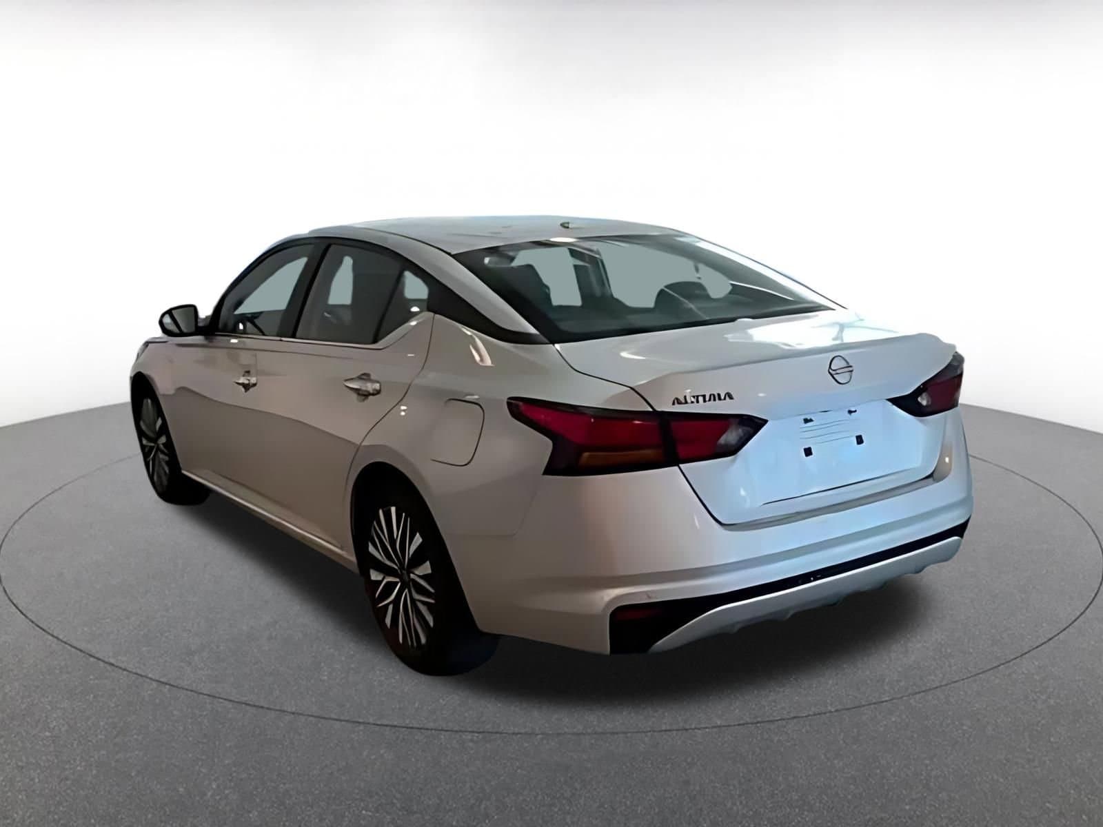 Thumbnail: 2025 Nissan Altima - 16
