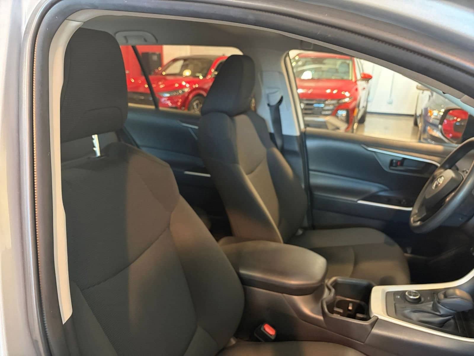 Thumbnail: 2025 Toyota RAV4 - 35