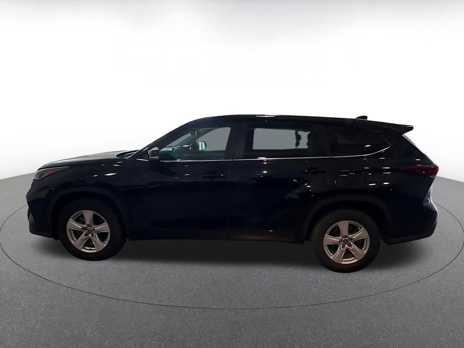 Thumbnail: 2025 Toyota Highlander - 8