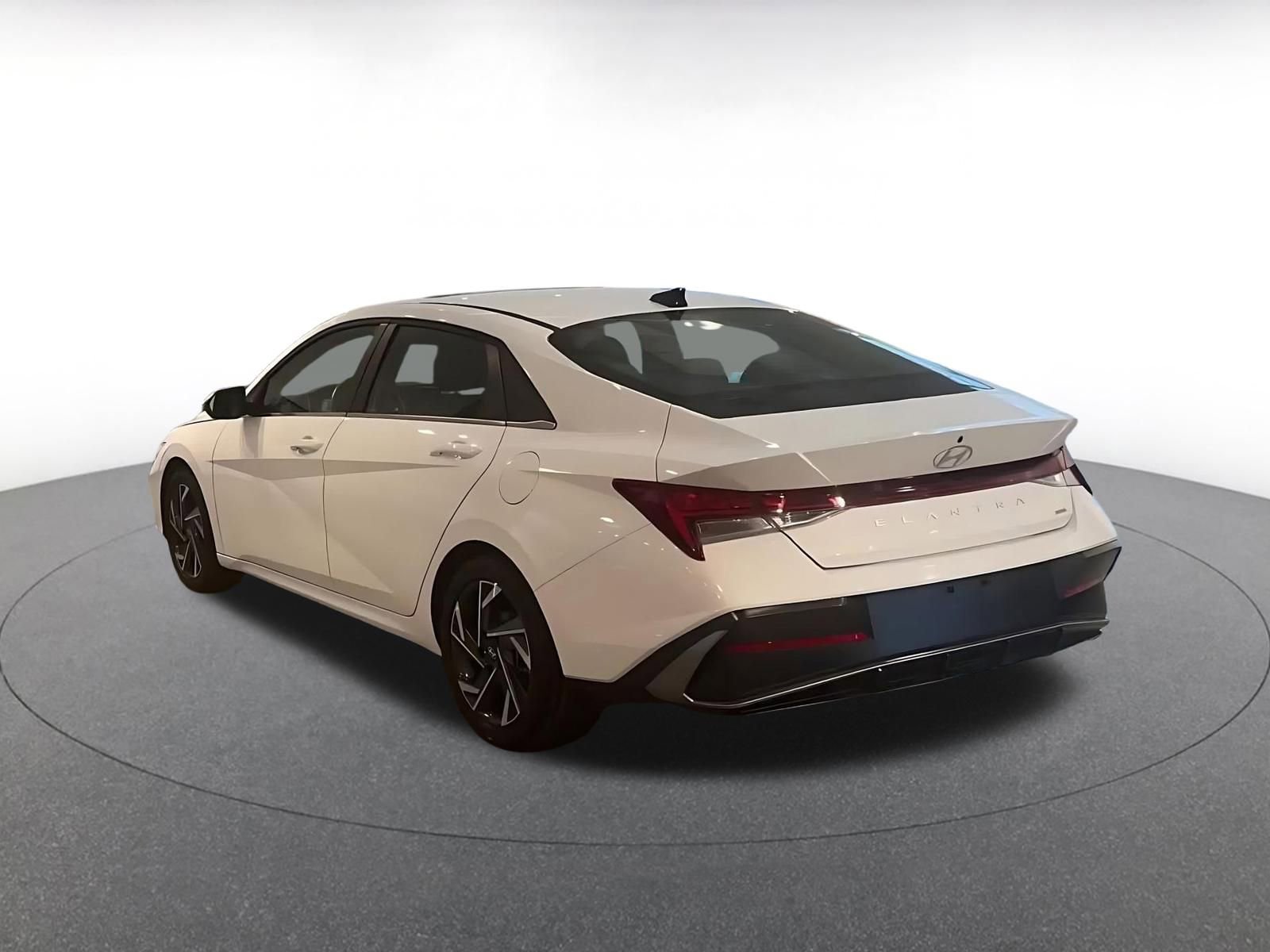 Thumbnail: 2025 Hyundai Elantra - 11