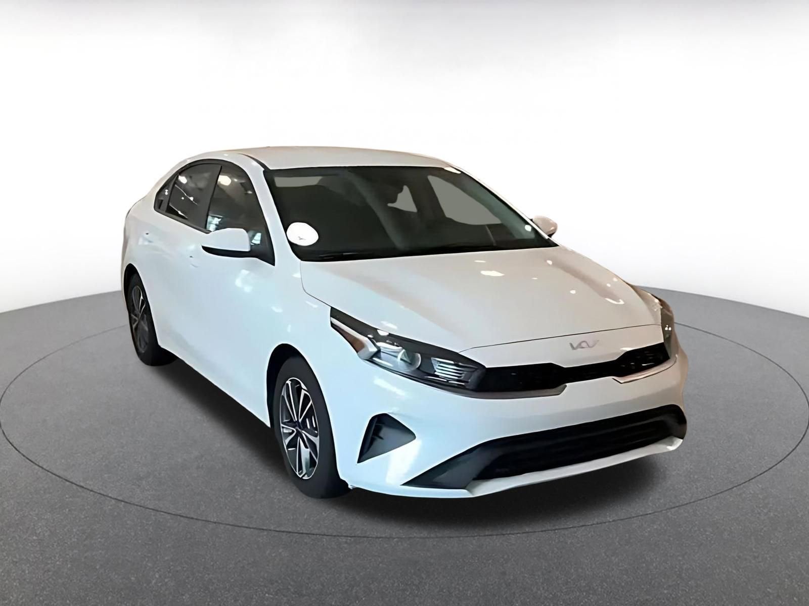 Thumbnail: 2024 Kia Forte - 3