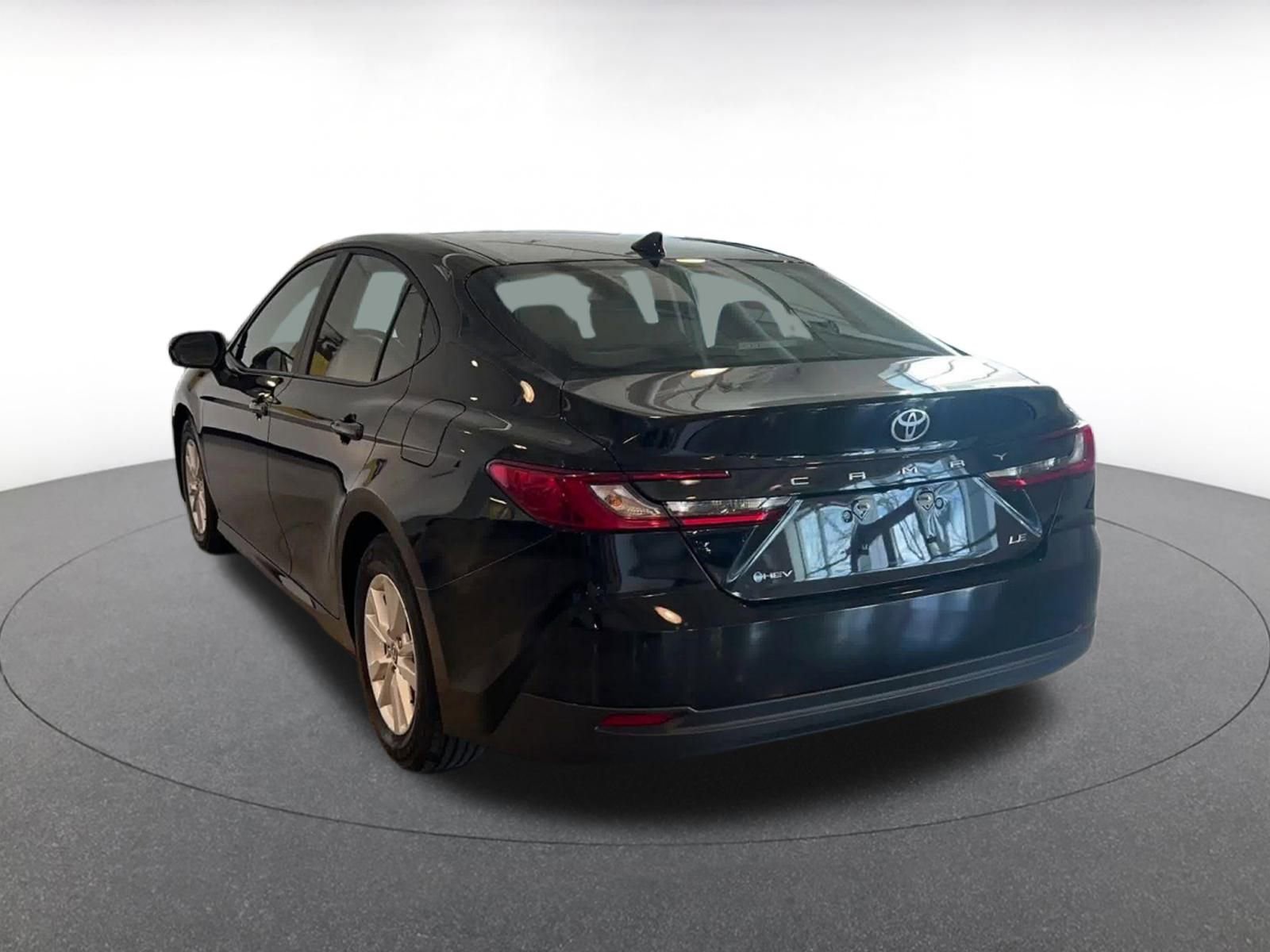 Thumbnail: 2025 Toyota Camry - 11