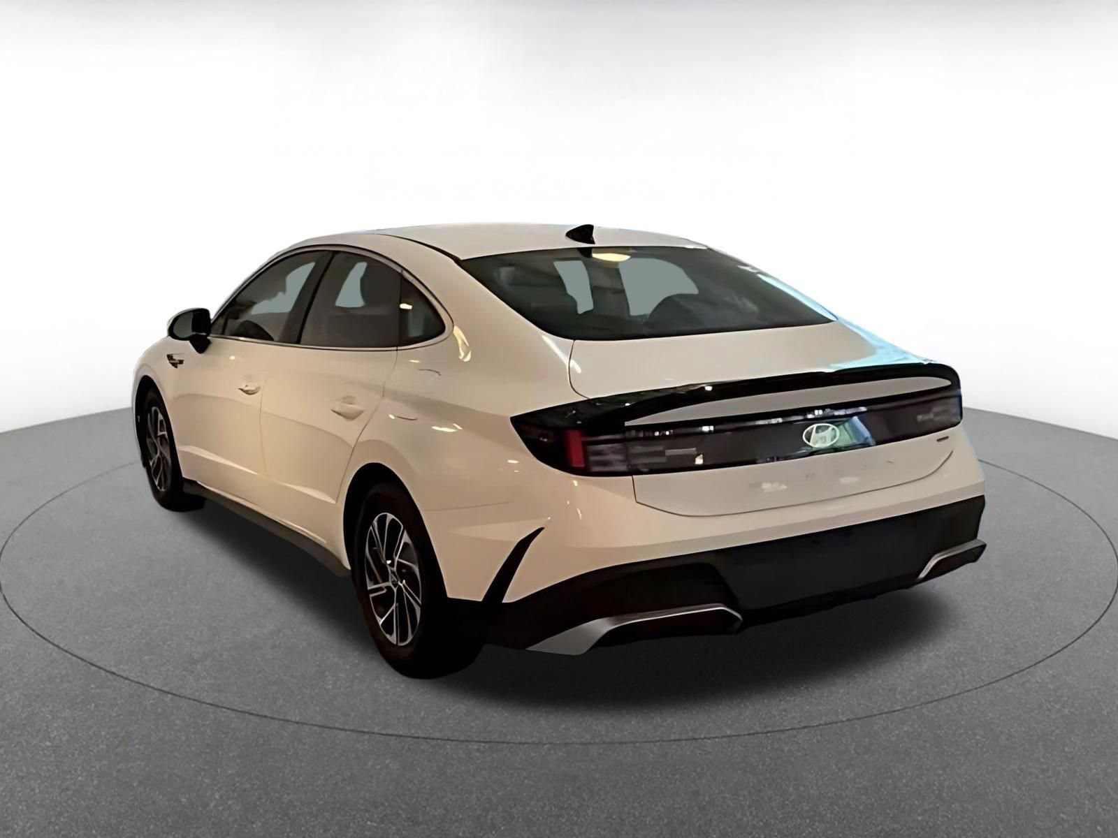 Thumbnail: 2026 Hyundai Sonata - 4