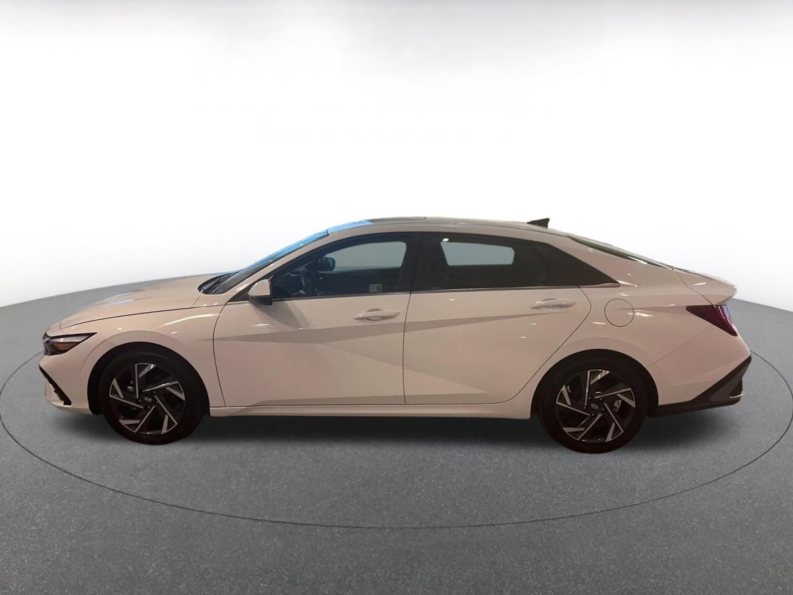 Thumbnail: 2025 Hyundai Elantra - 9