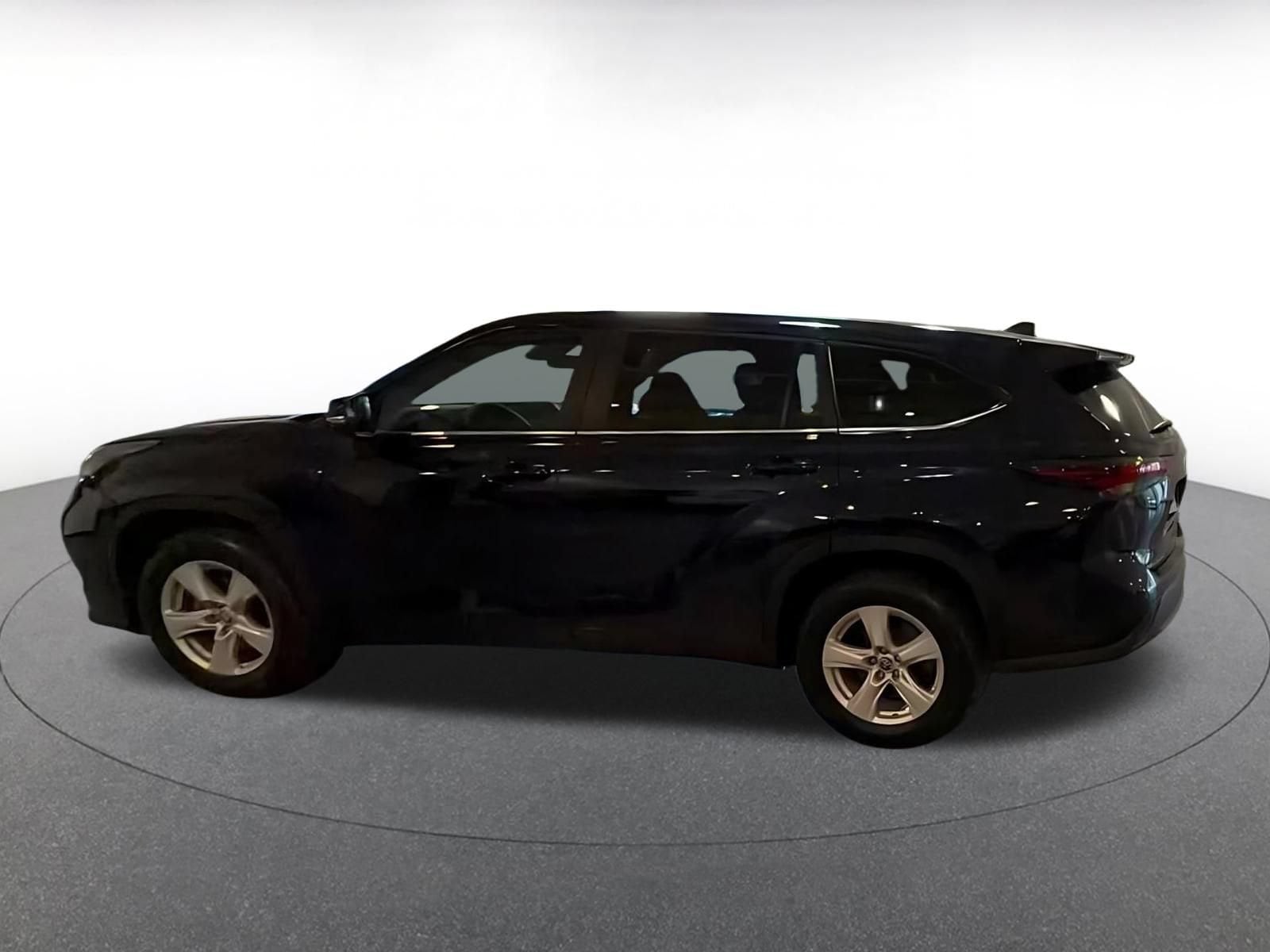 Thumbnail: 2025 Toyota Highlander - 8