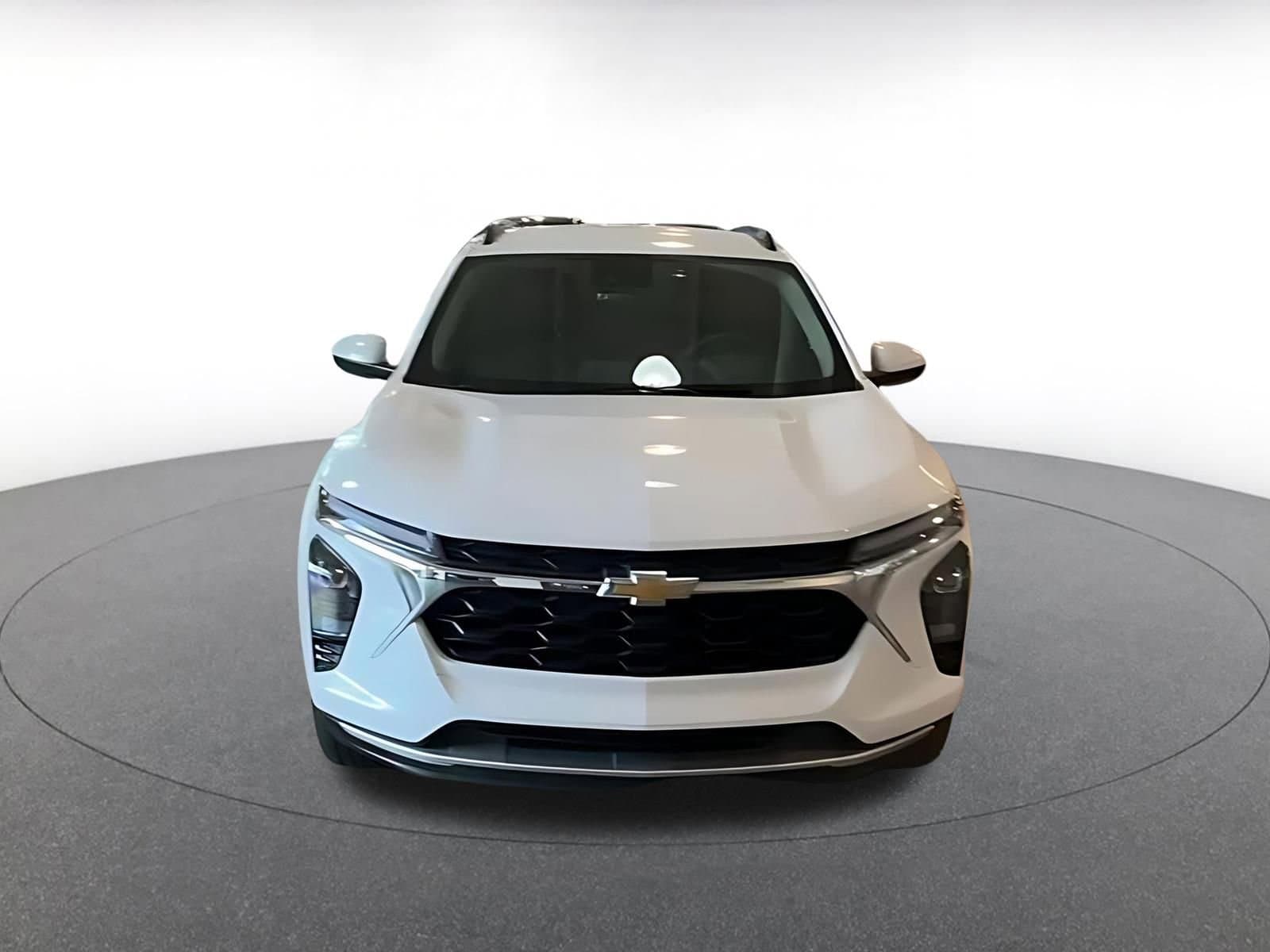 Thumbnail: 2025 Chevrolet Trax - 4