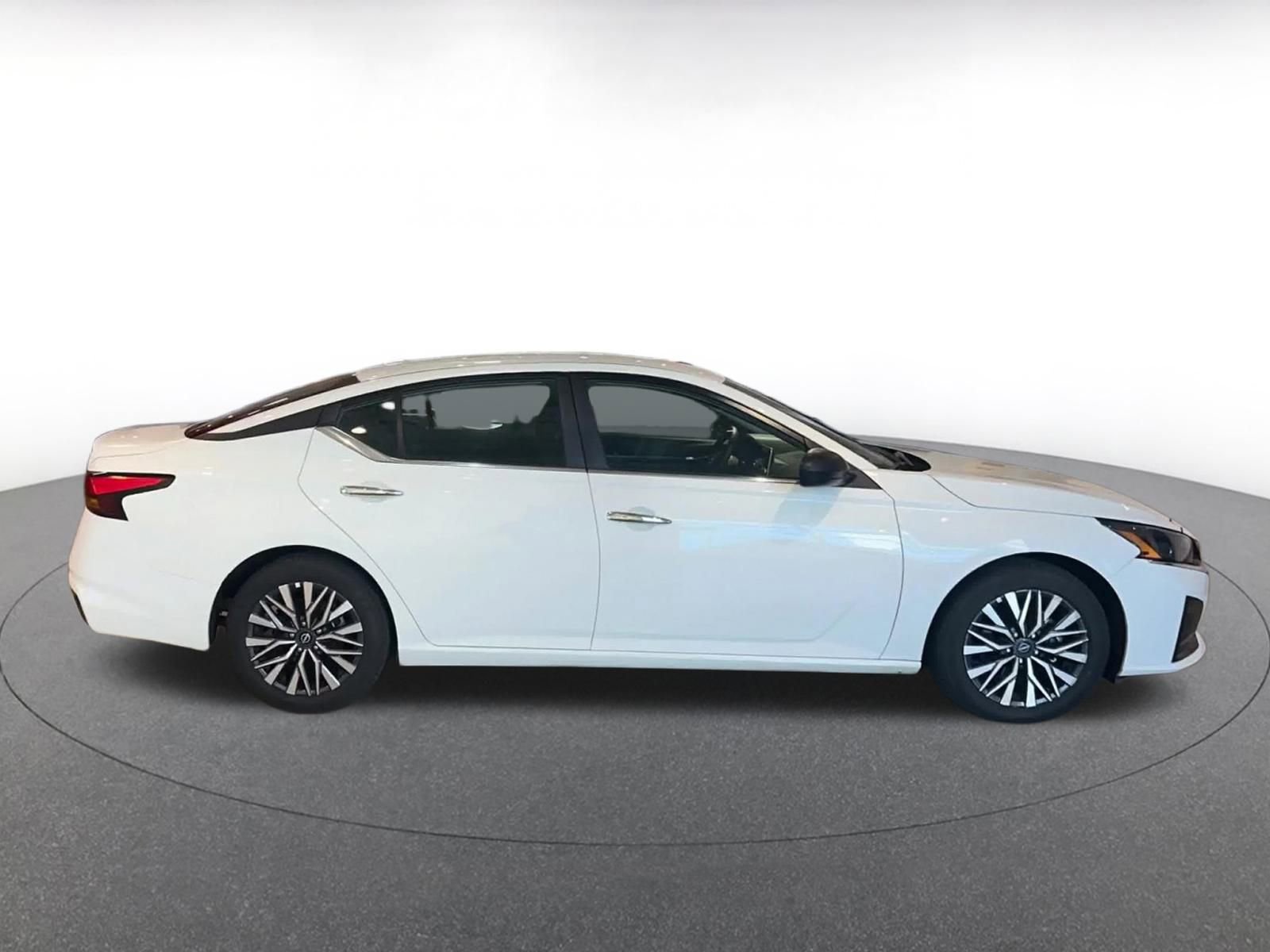 Thumbnail: 2025 Nissan Altima - 16