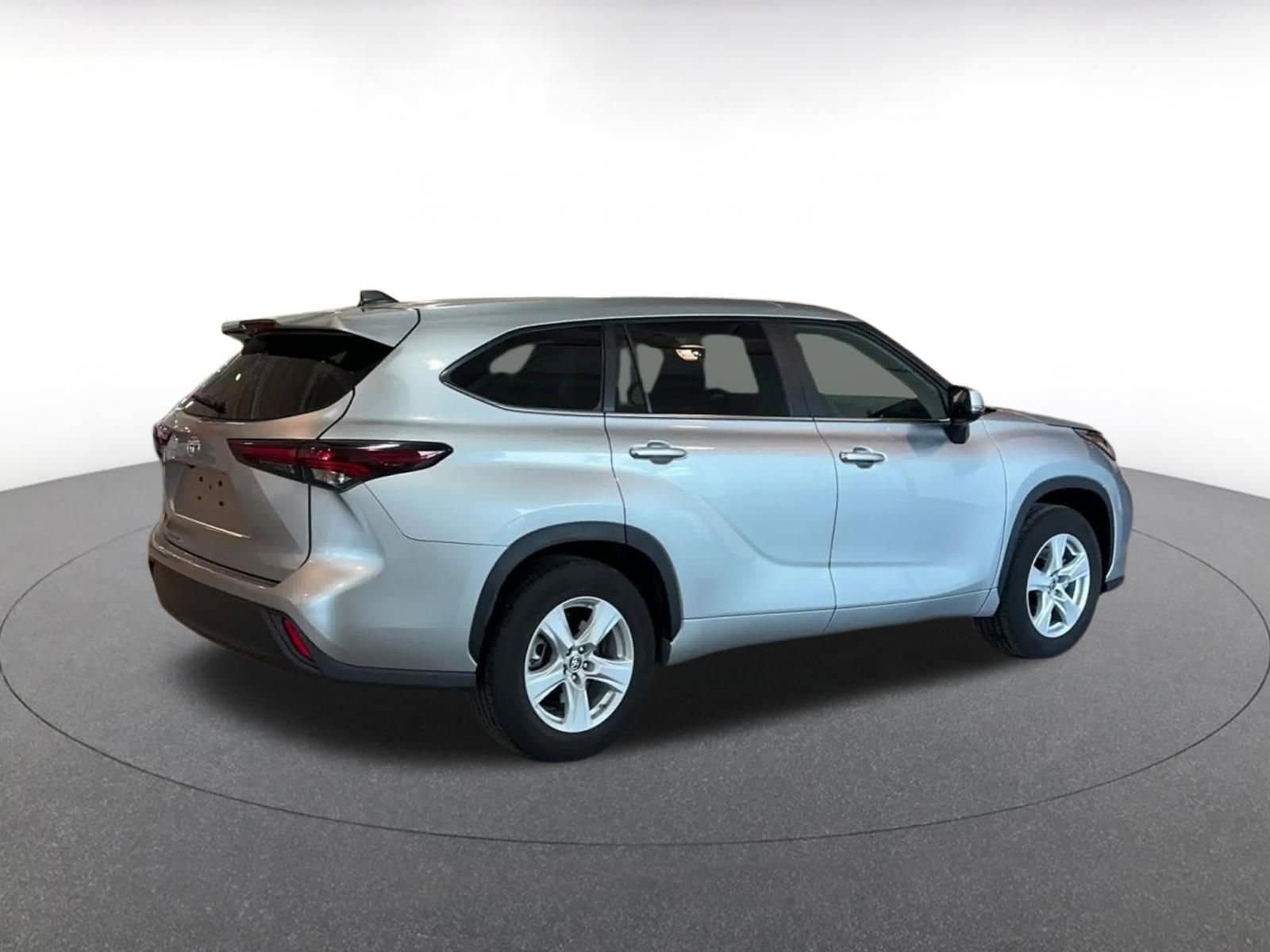 Thumbnail: 2025 Toyota Highlander - 15