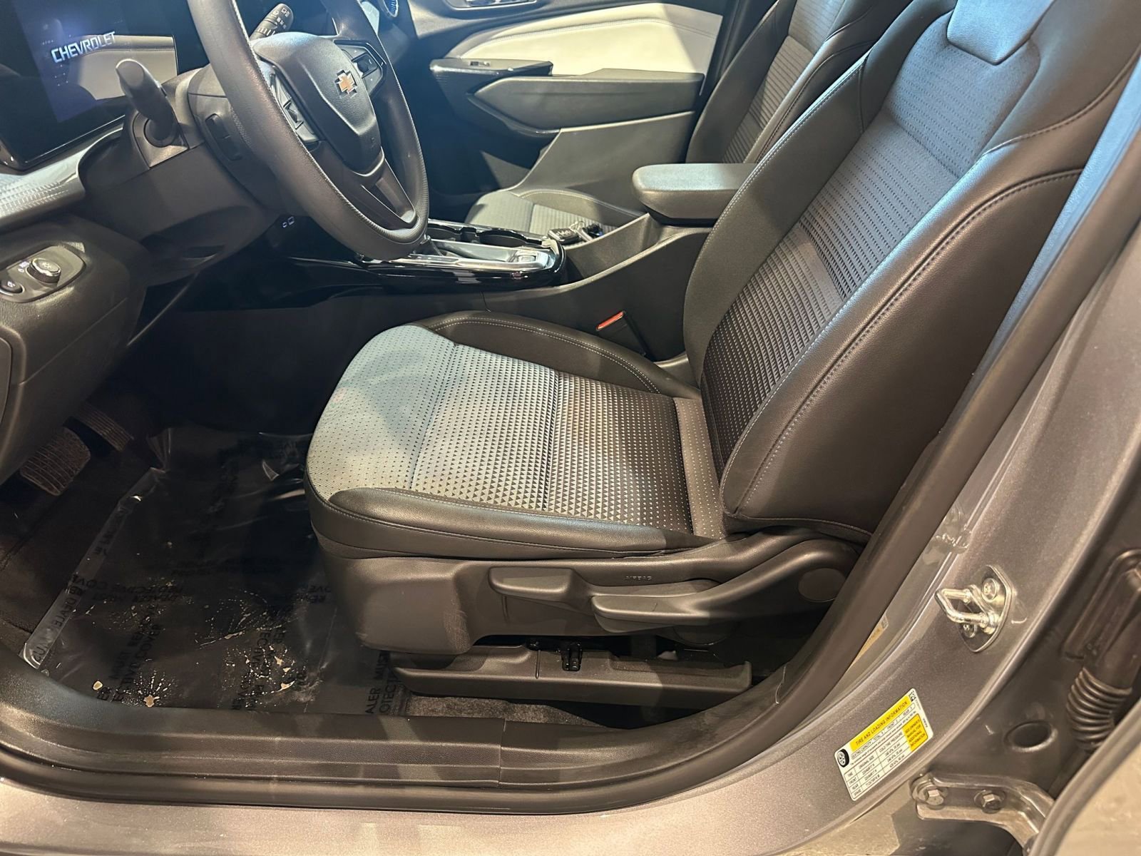 Thumbnail: 2025 Chevrolet Trax - 23