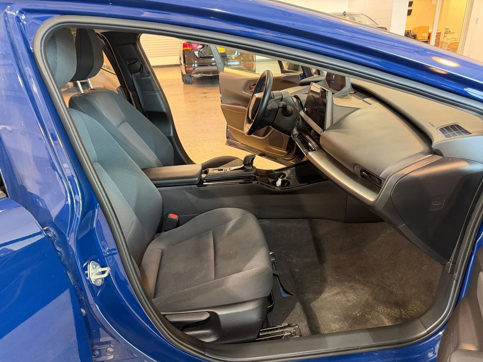 Thumbnail: 2025 Toyota Prius - 34