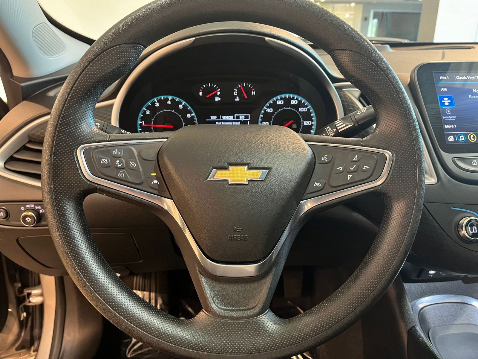 Thumbnail: 2024 Chevrolet Malibu - 28