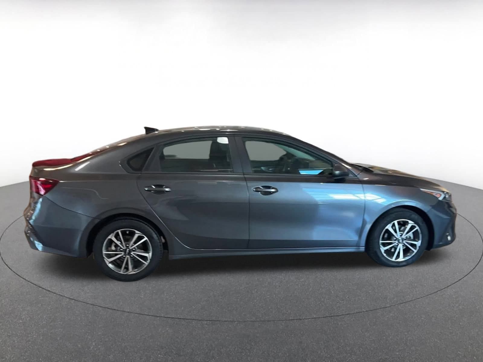 Thumbnail: 2024 Kia Forte - 16